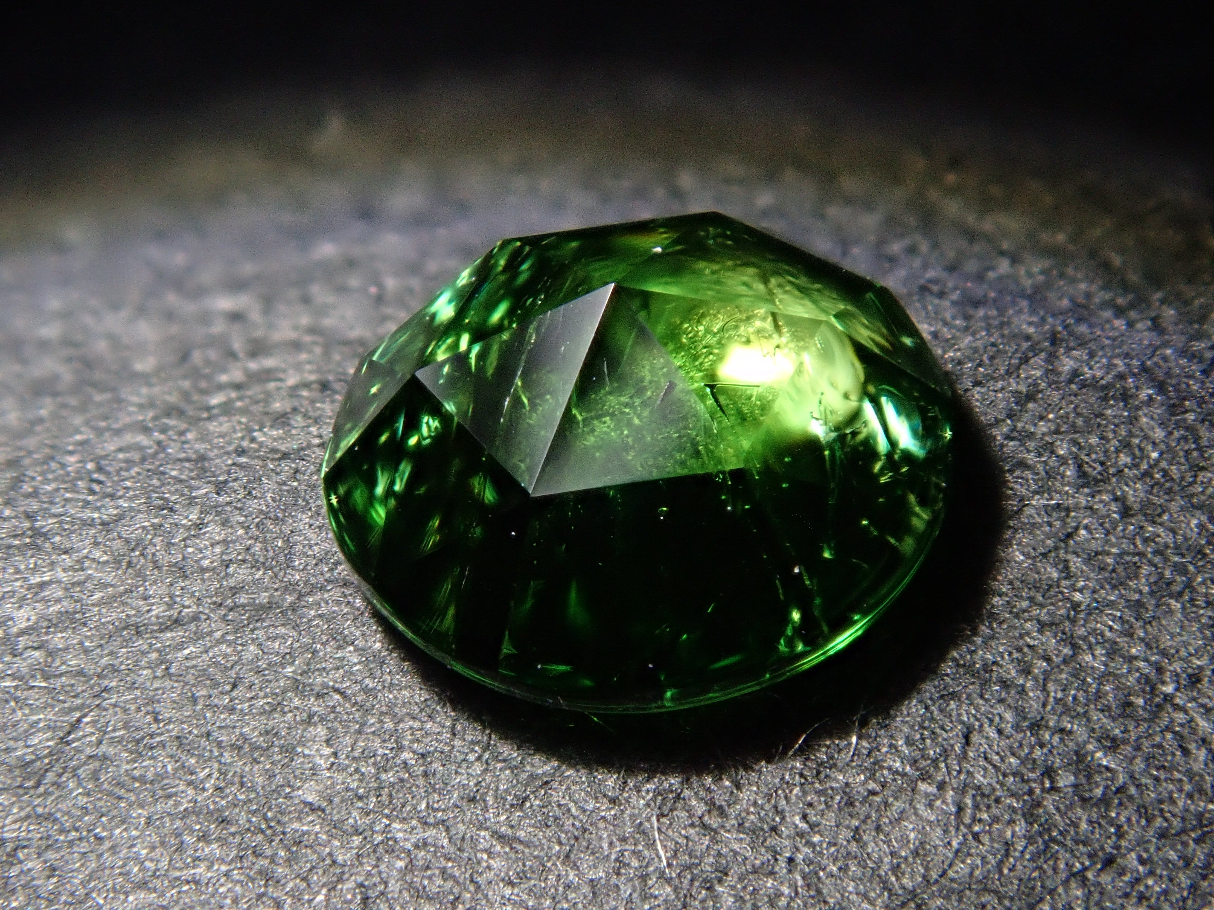 【11/18 22時販売】ブラジル産グリーントルマリン 5.0mm/0.401ctルース（ローズカット）