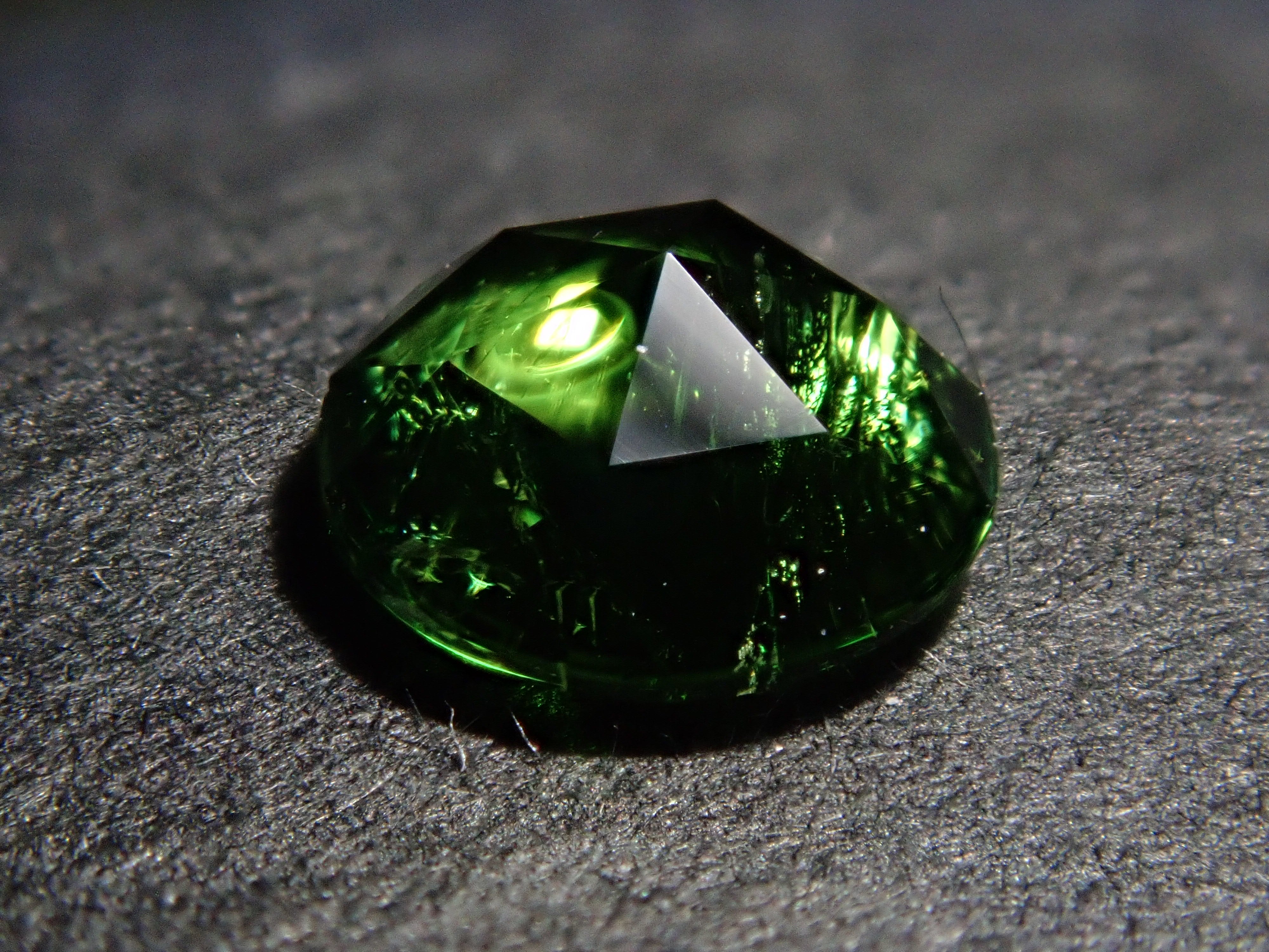 【11/18 22時販売】ブラジル産グリーントルマリン 5.0mm/0.401ctルース（ローズカット）