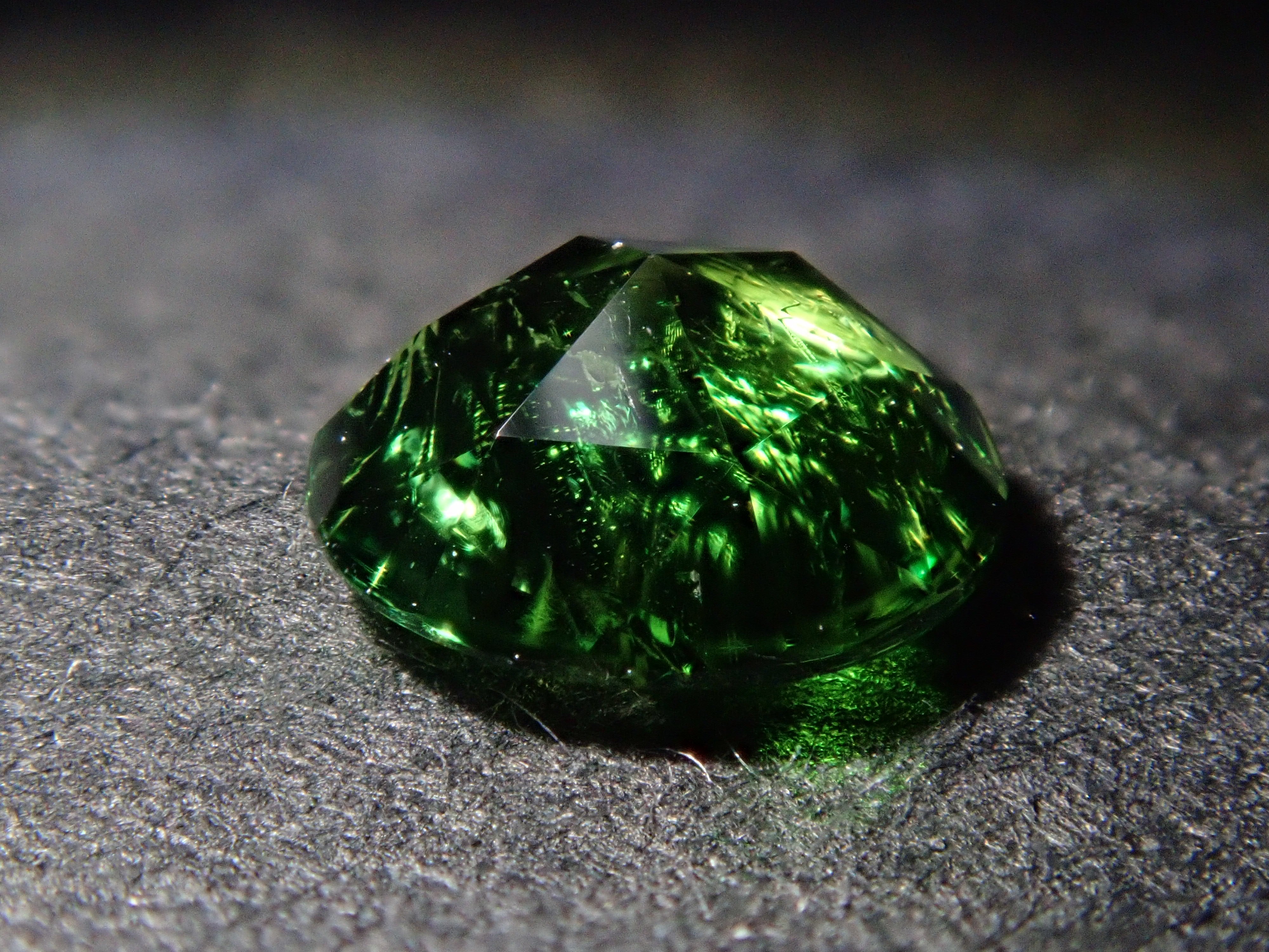【11/18 22時販売】ブラジル産グリーントルマリン 5.0mm/0.401ctルース（ローズカット）