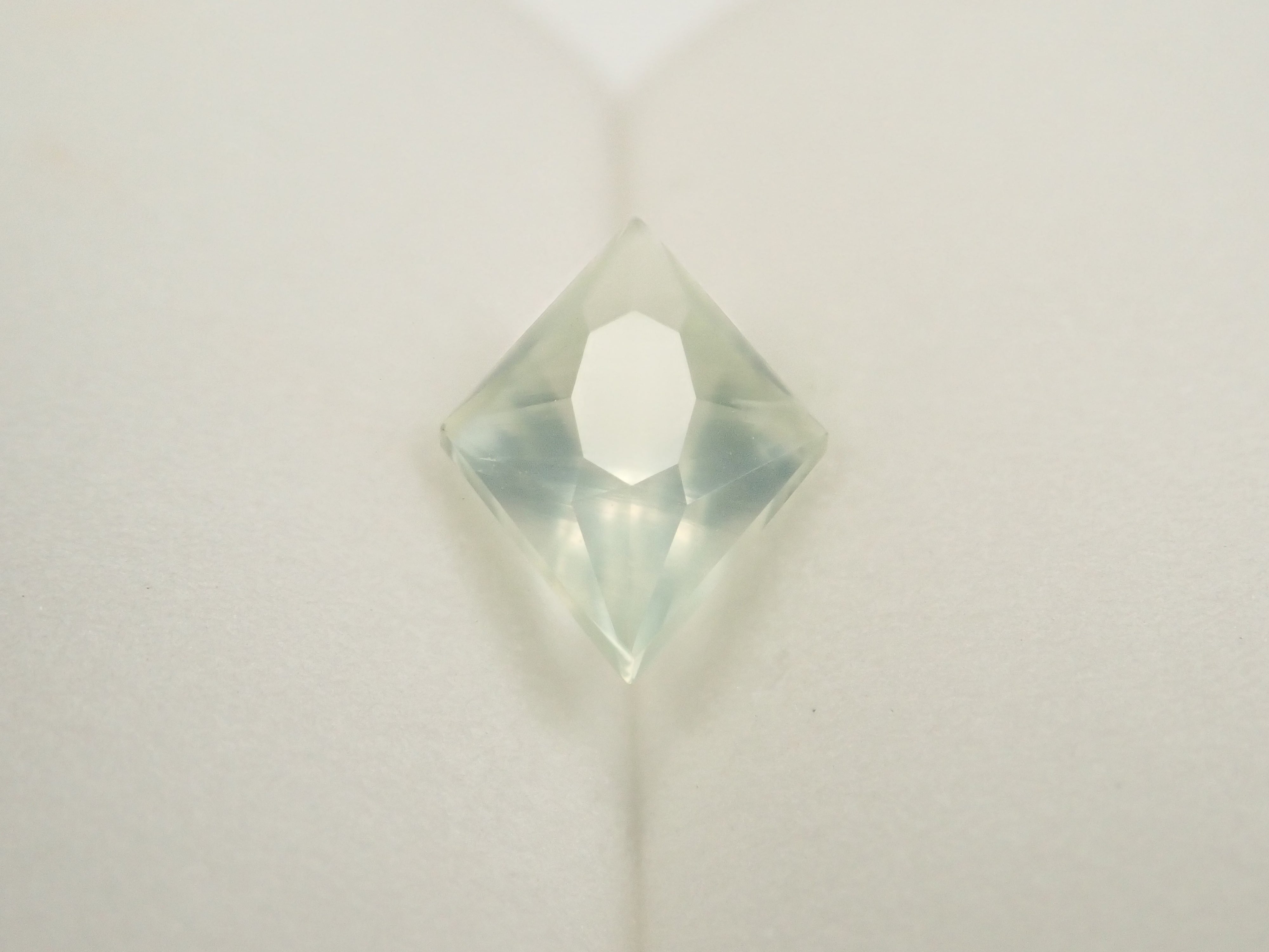 【11/18 22時販売】オーストラリア産プレーナイト 1.691ctルース