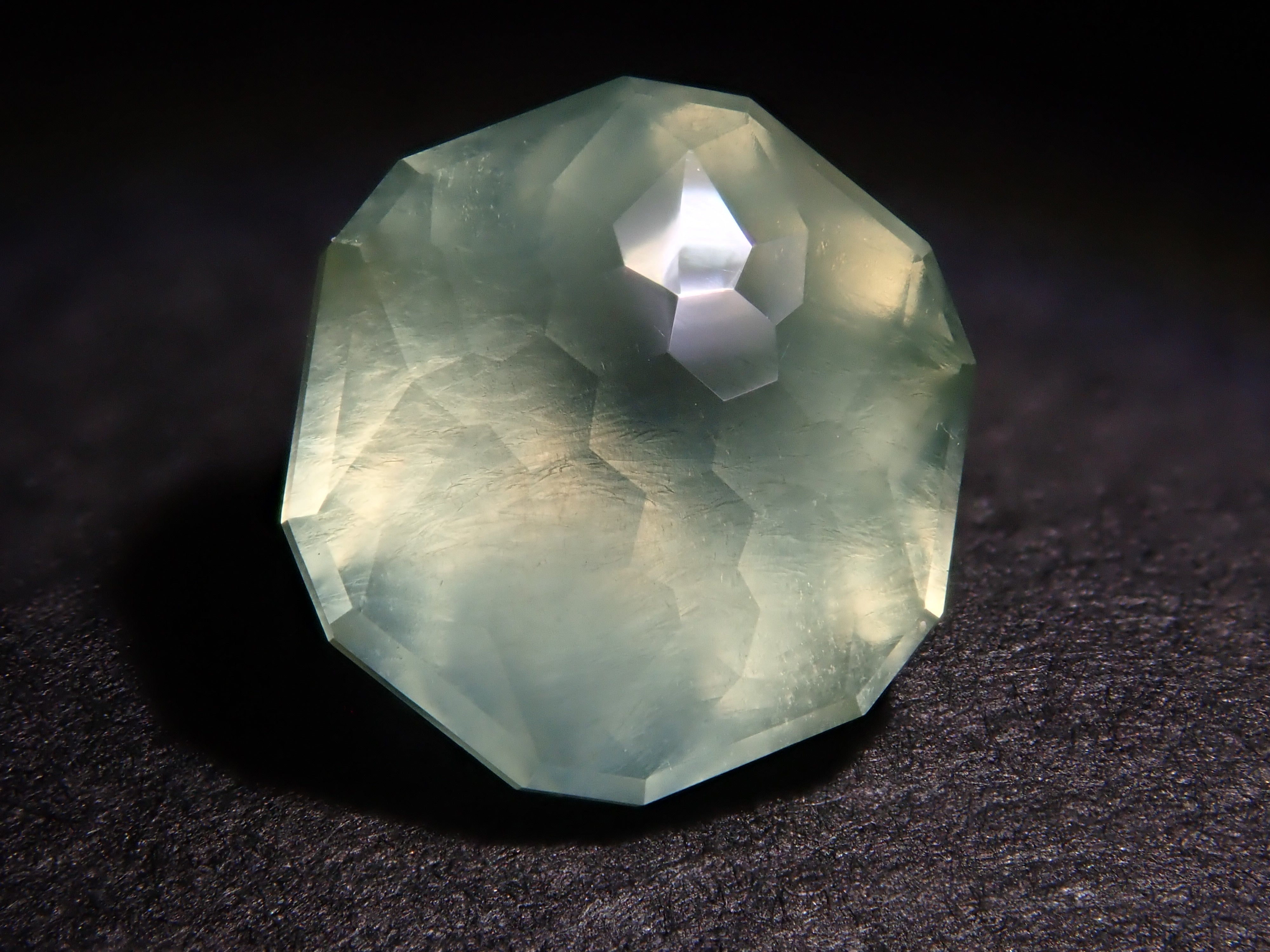 【11/18 22時販売】オーストラリア産プレーナイト 1.705ctルース