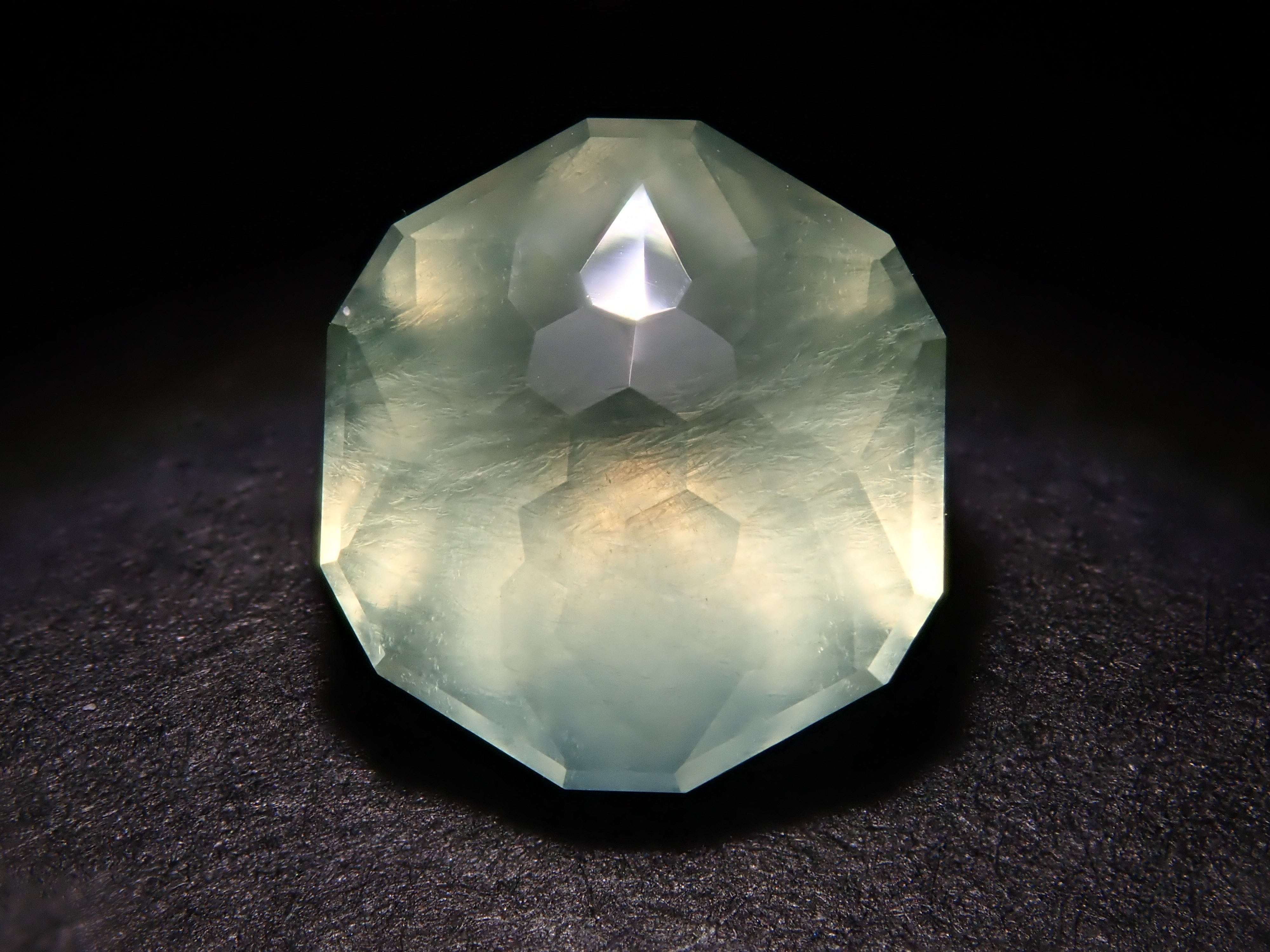 Play Night - Mail order | Managed by a gemstone appraiser [KARATS