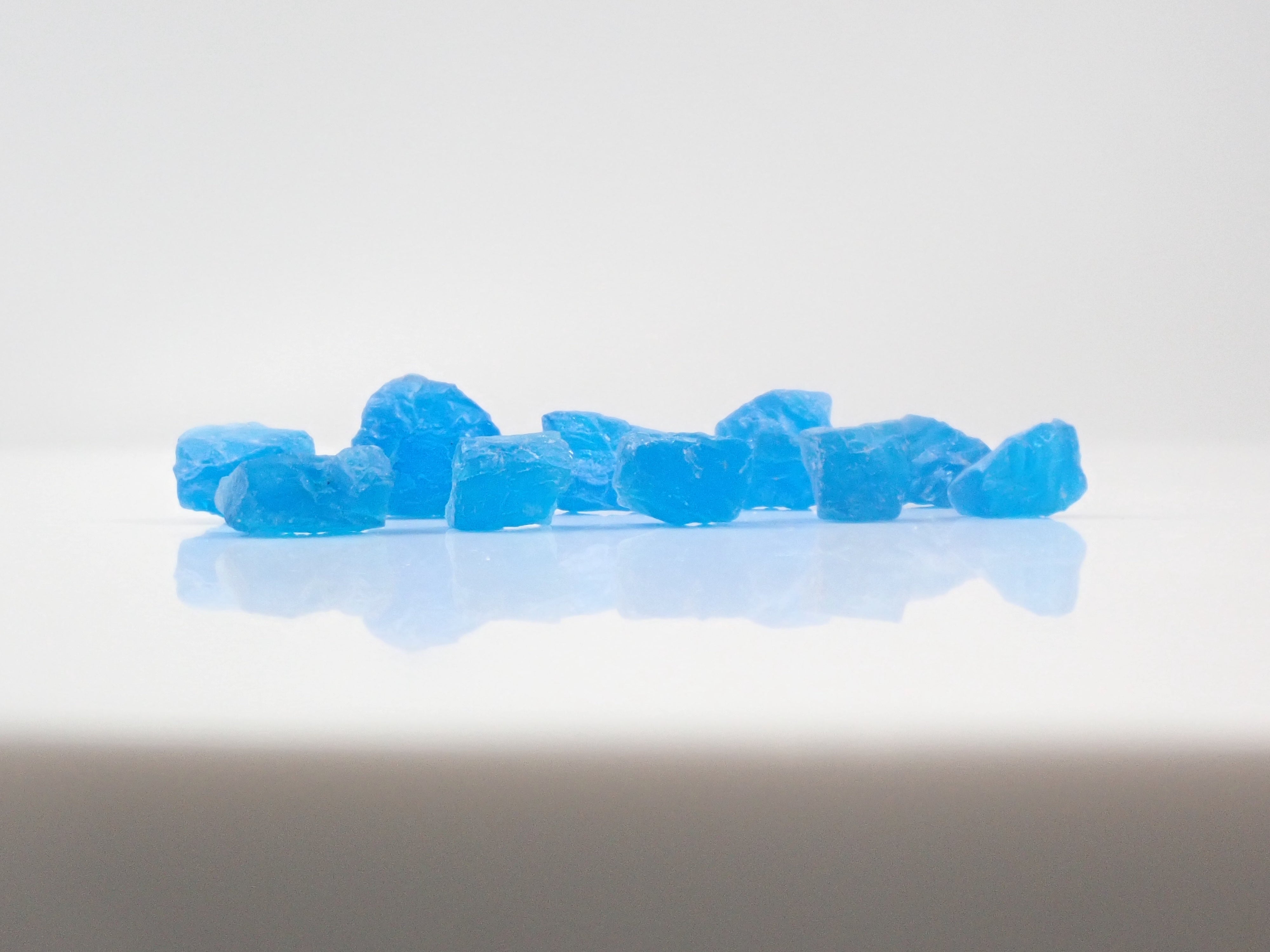 数量限定》マダガスカル産ネオンブルーアパタイト1石原石《複数購入