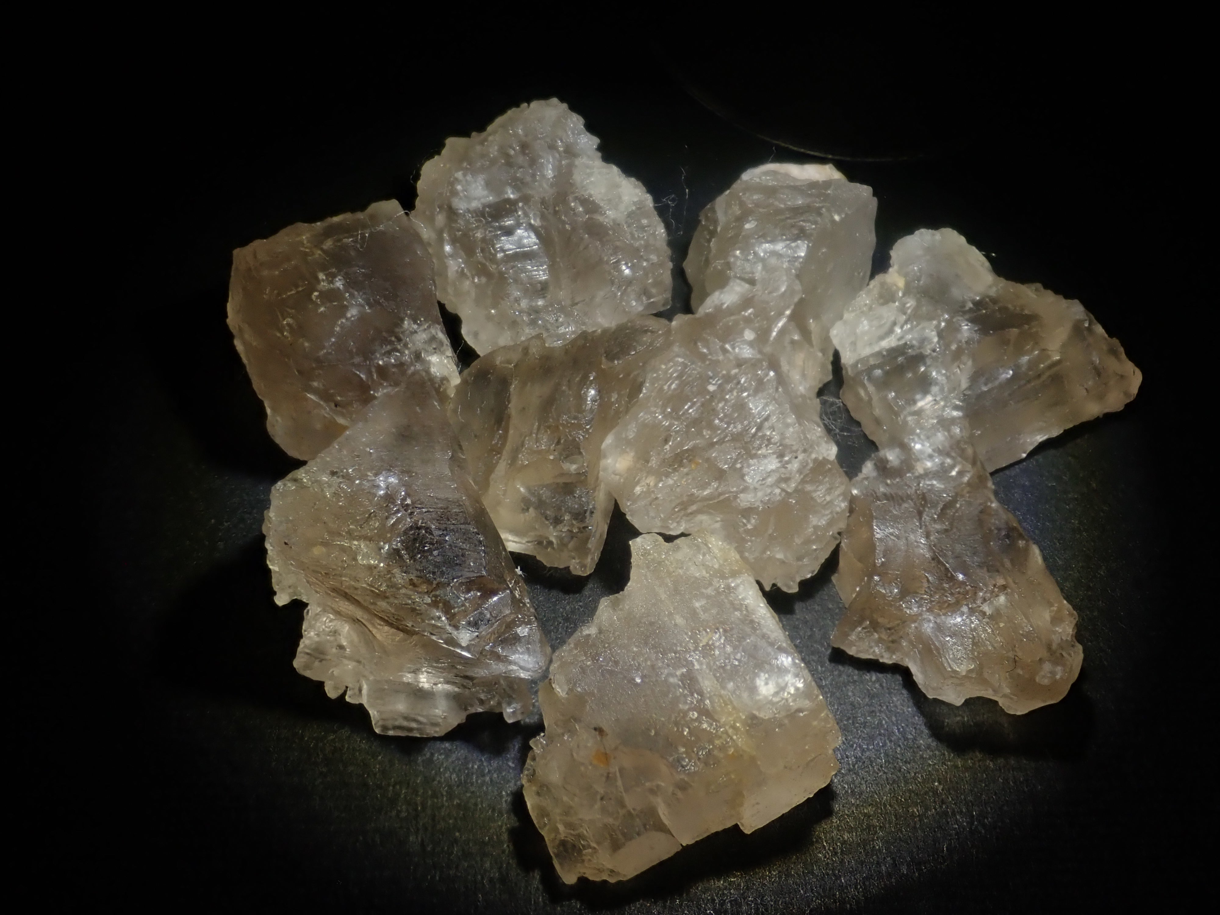 ミャンマー産ペタライト1石原石（平均6.0ct）《複数購入割引有》
