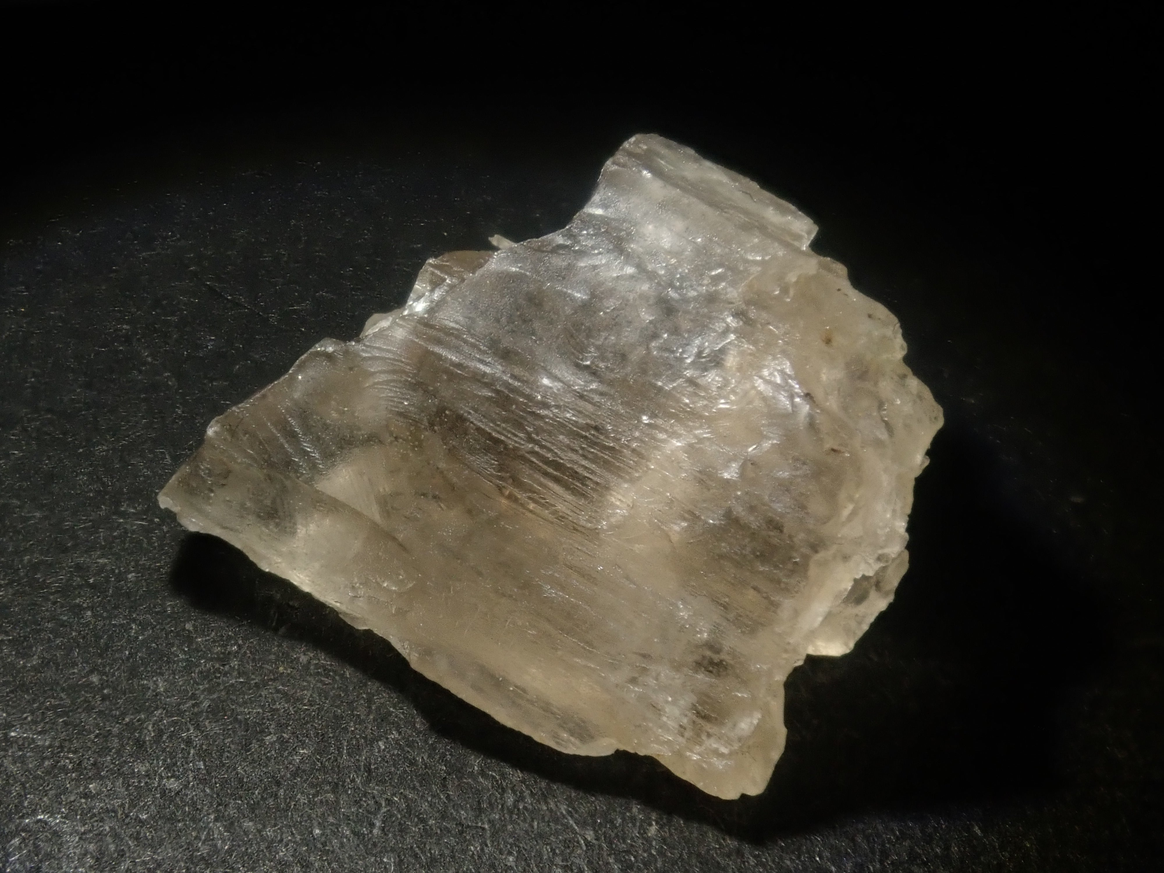 ミャンマー産ペタライト1石原石（平均6.0ct）《複数購入割引有》