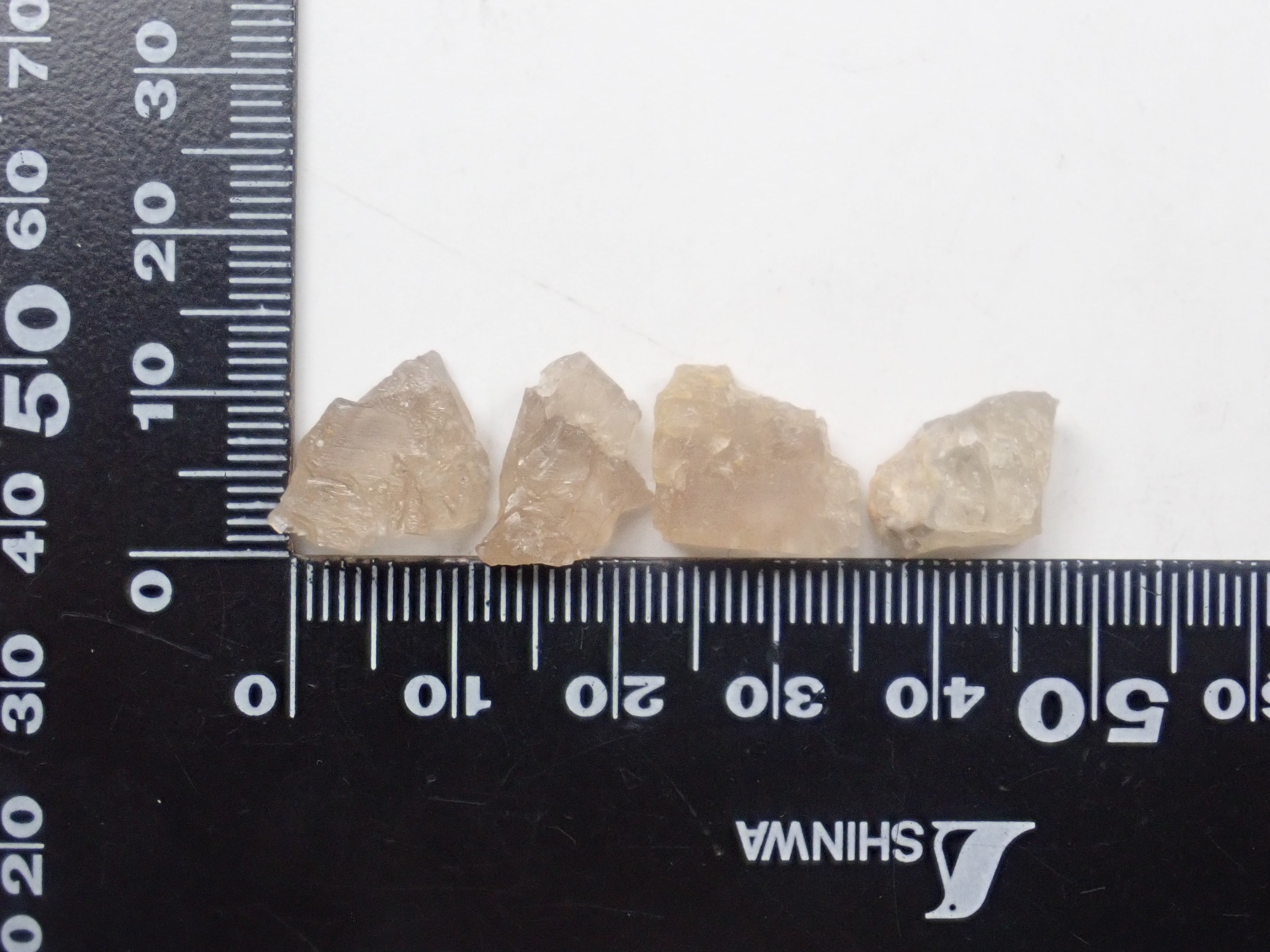 ミャンマー産ペタライト1石原石（平均6.0ct）《複数購入割引有》