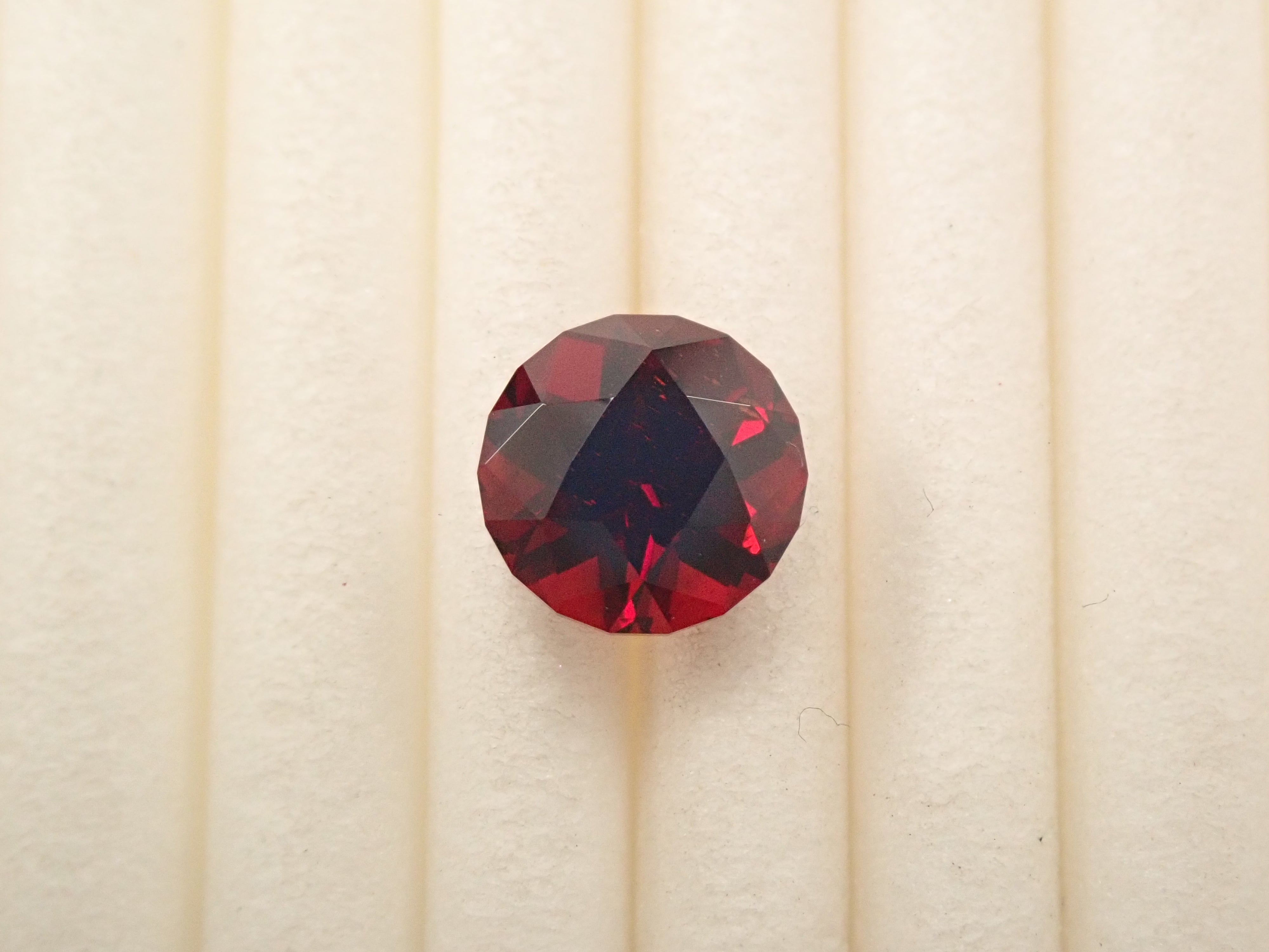 【12/15 22時販売】タンザニア産アルマンディンガーネット 6.4mm/1.271ctルース