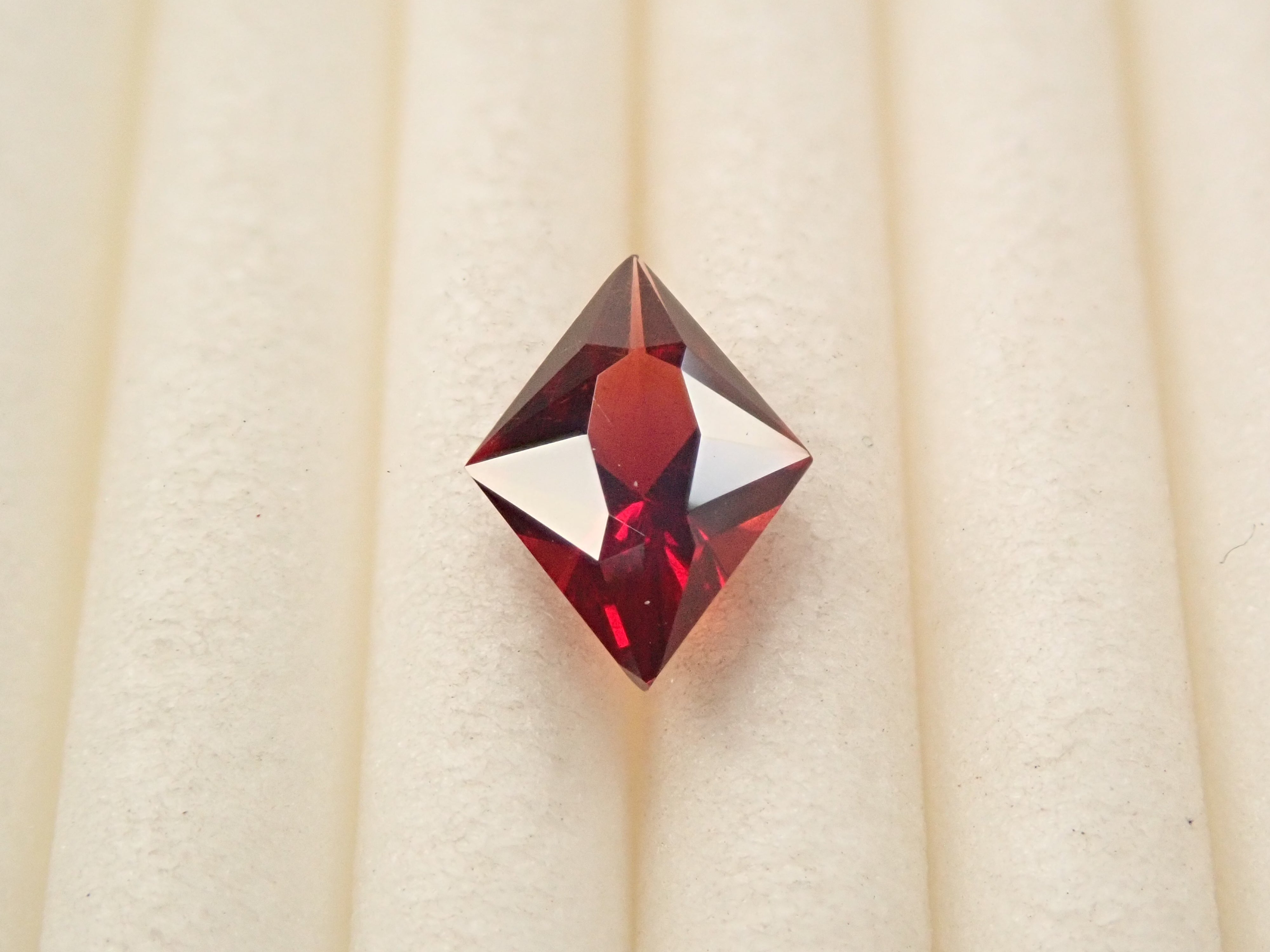 [12561384] Tanzanian Almandine Garnet 0.656ct Loose Stone