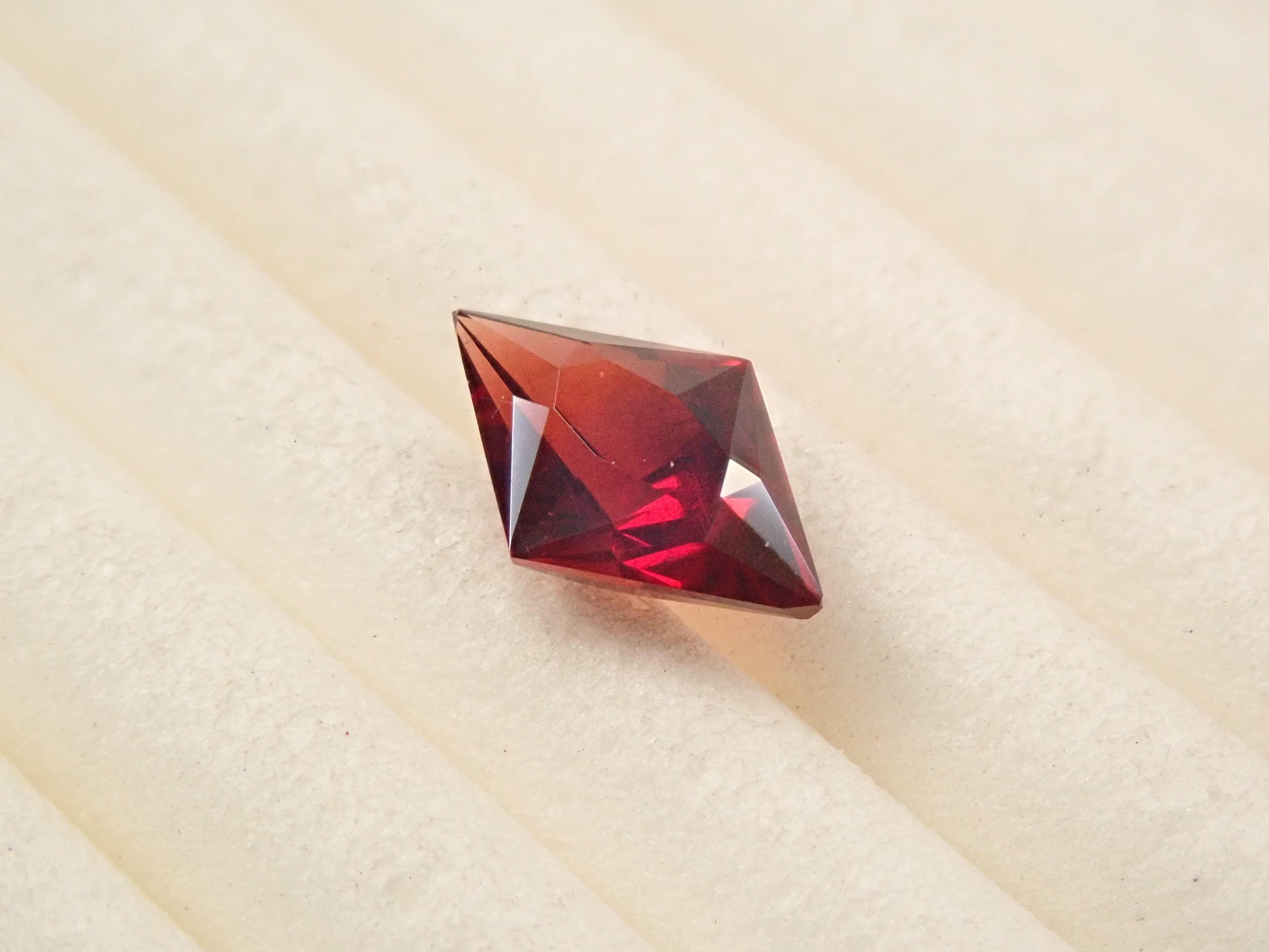 [12561384] Tanzanian Almandine Garnet 0.656ct Loose Stone