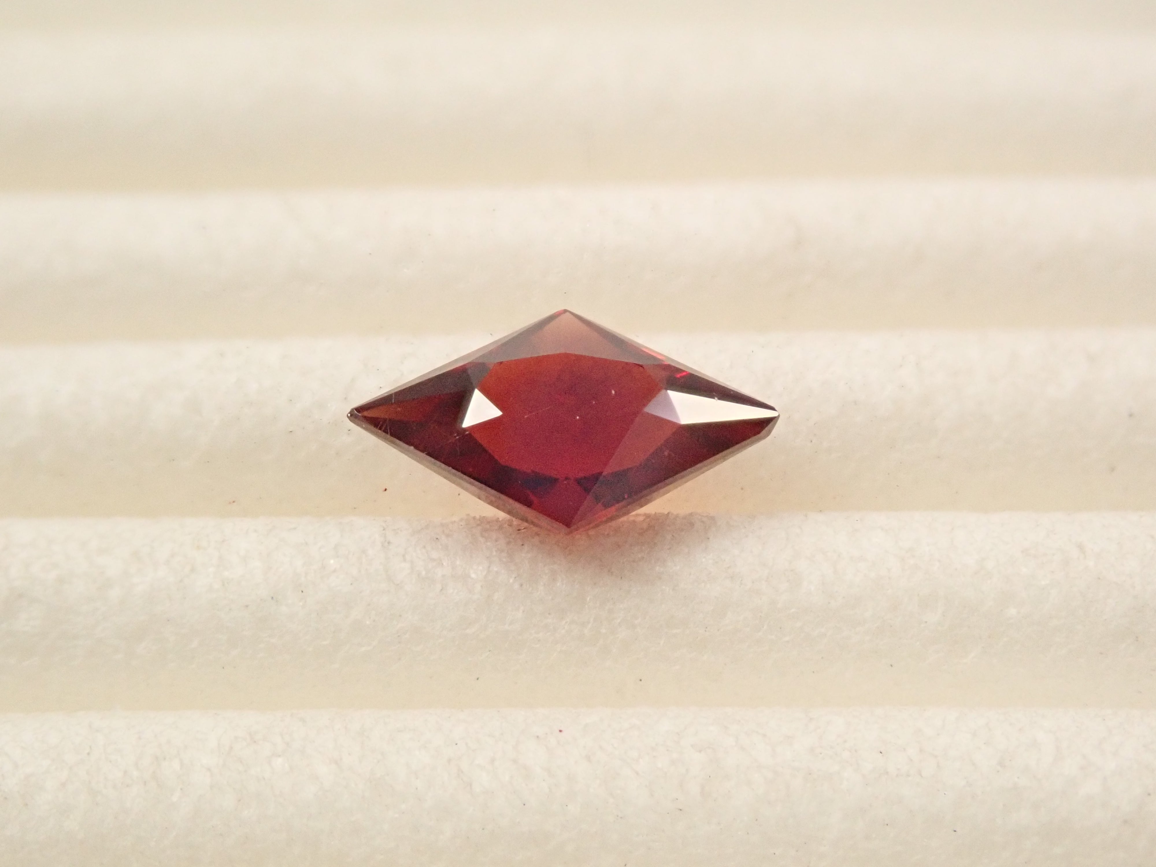 [12561384] Tanzanian Almandine Garnet 0.656ct Loose Stone