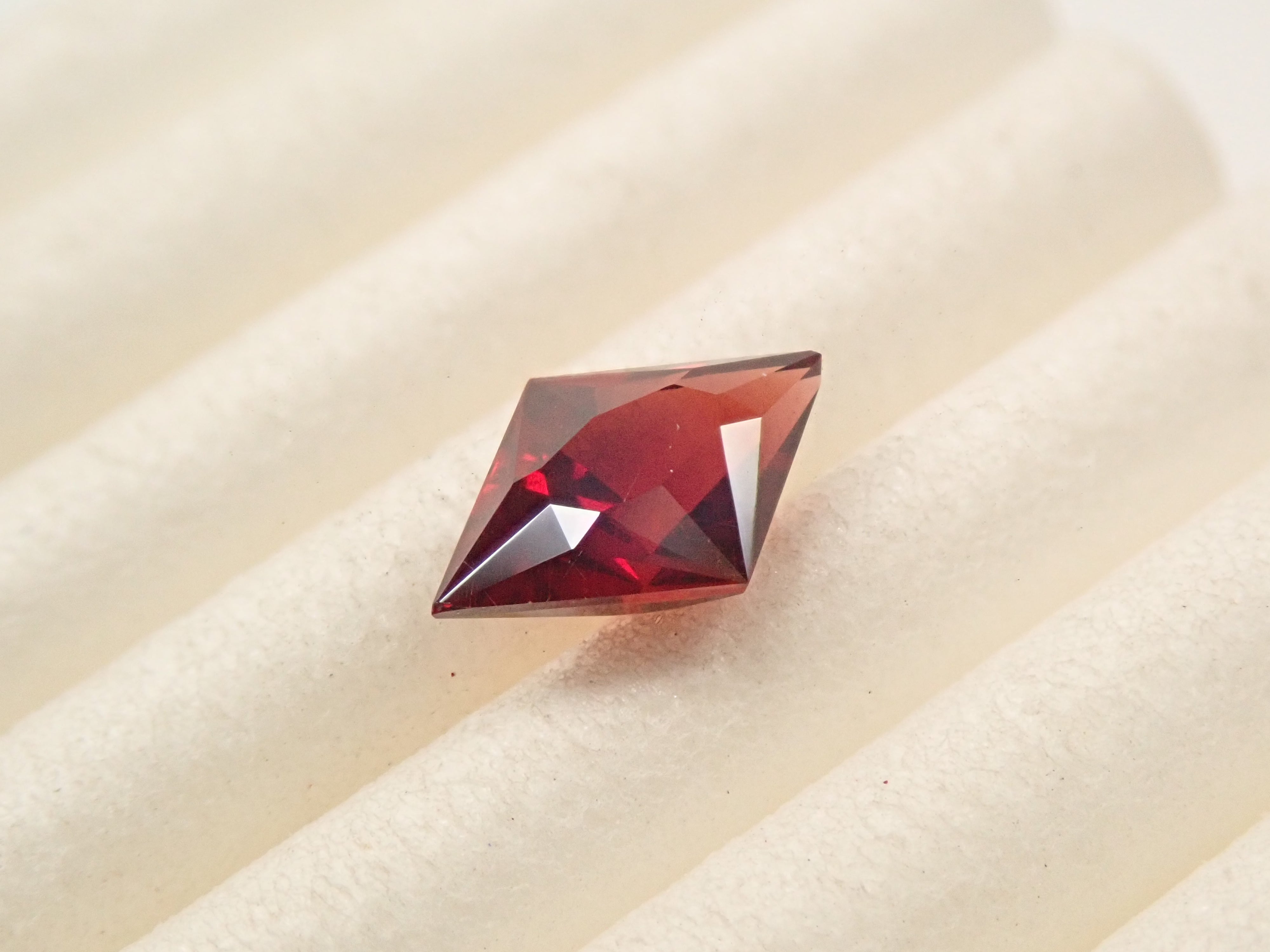 [12561384] Tanzanian Almandine Garnet 0.656ct Loose Stone