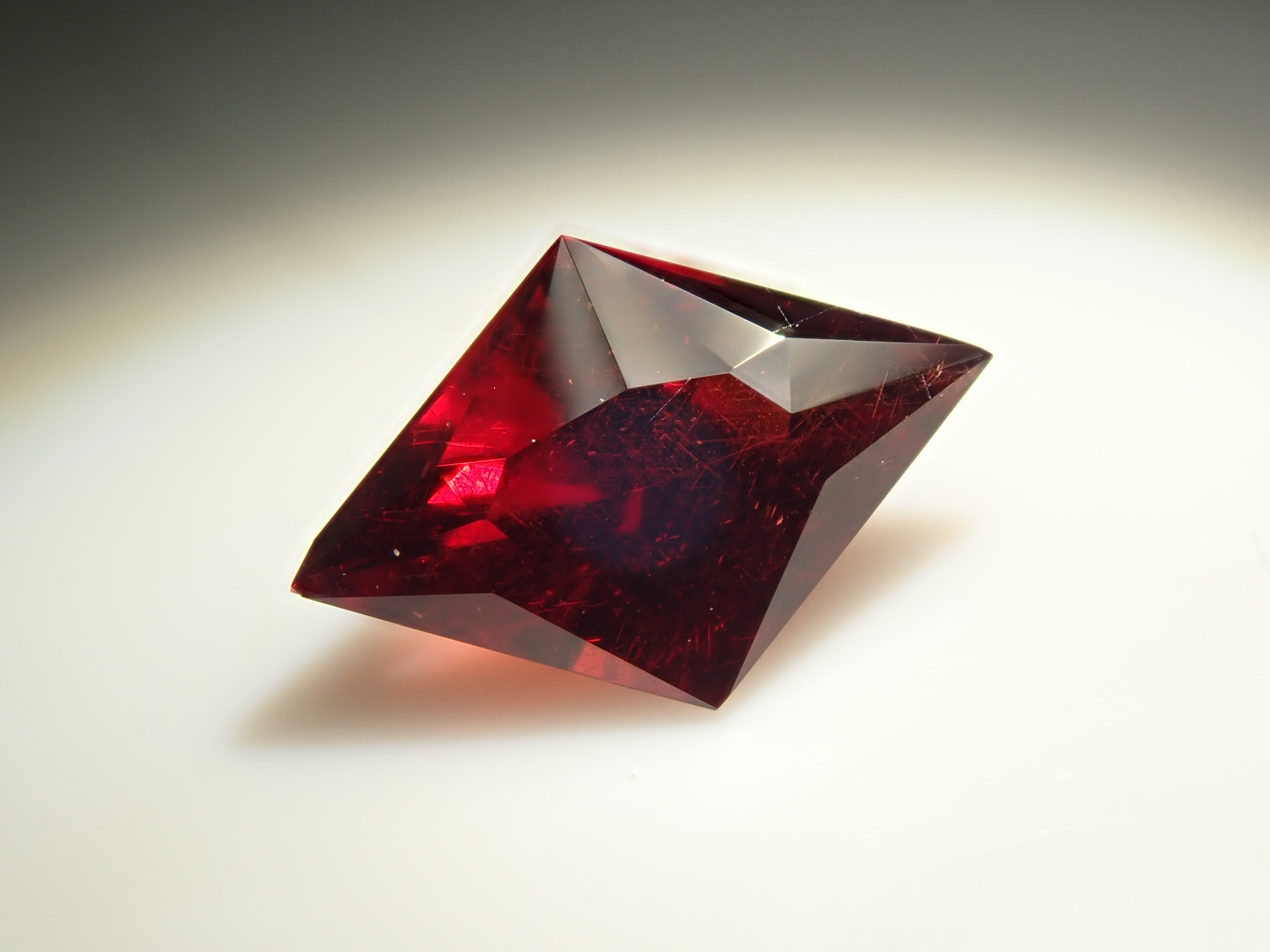 [12561384] Tanzanian Almandine Garnet 0.656ct Loose Stone