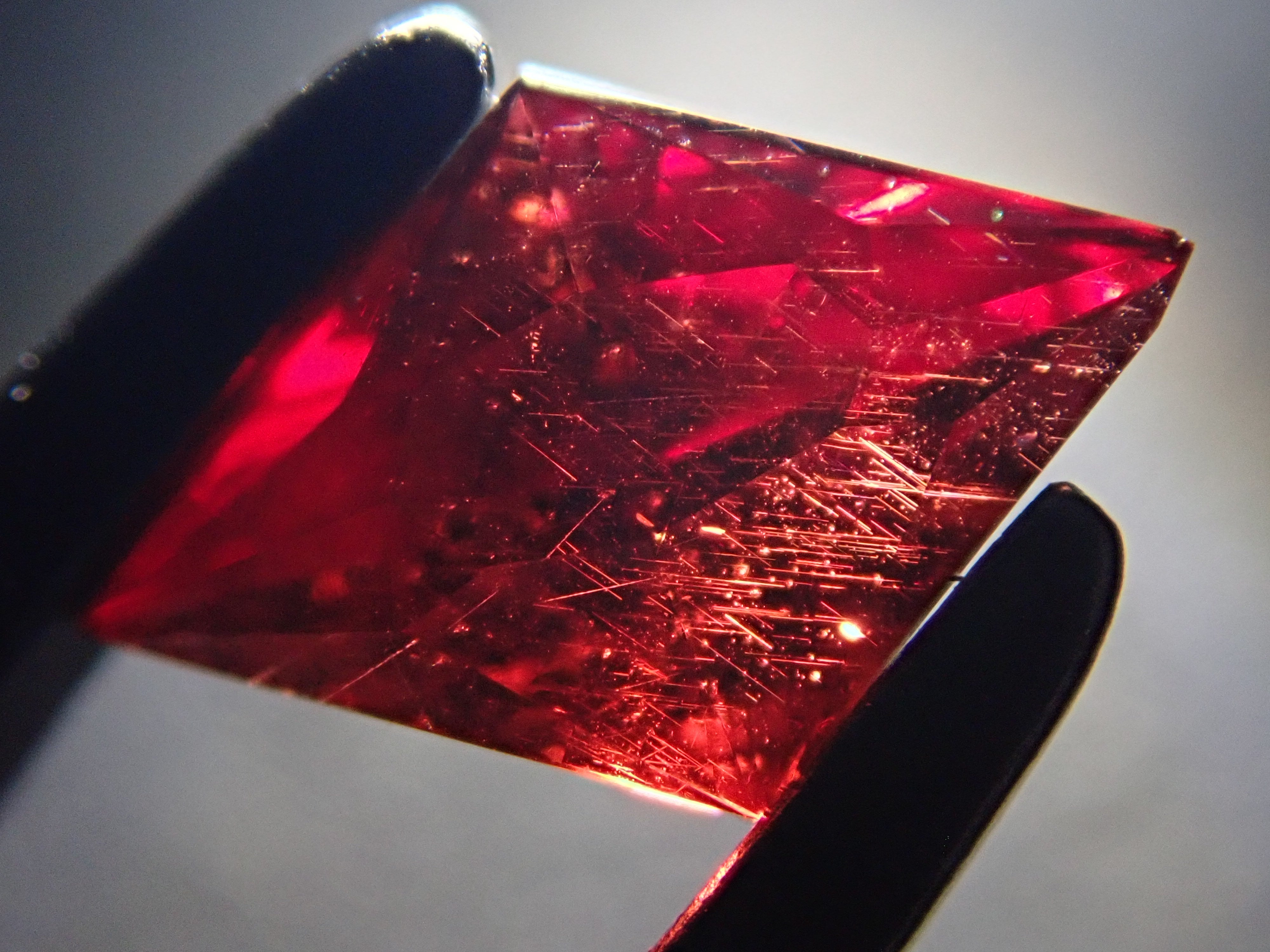 [12561384] Tanzanian Almandine Garnet 0.656ct Loose Stone