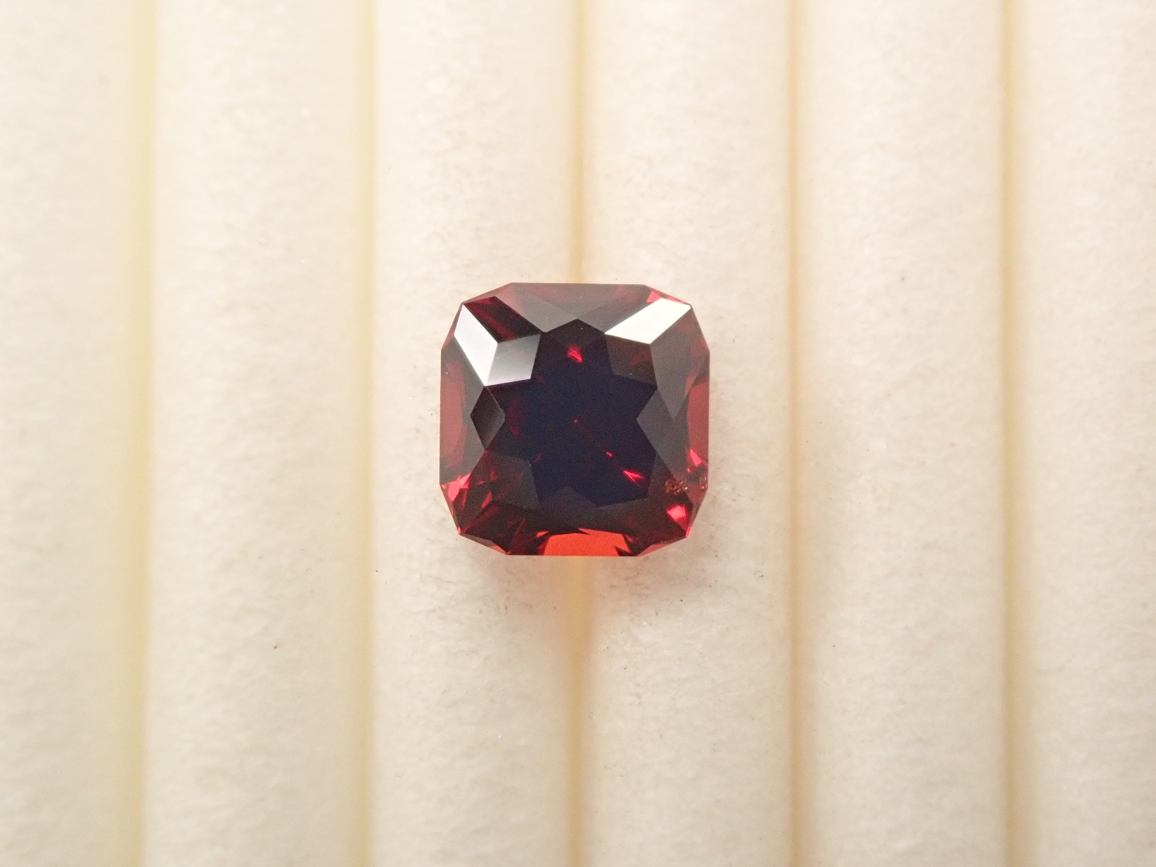[12561385] Tanzanian Almandine Garnet 0.885ct Loose Stone
