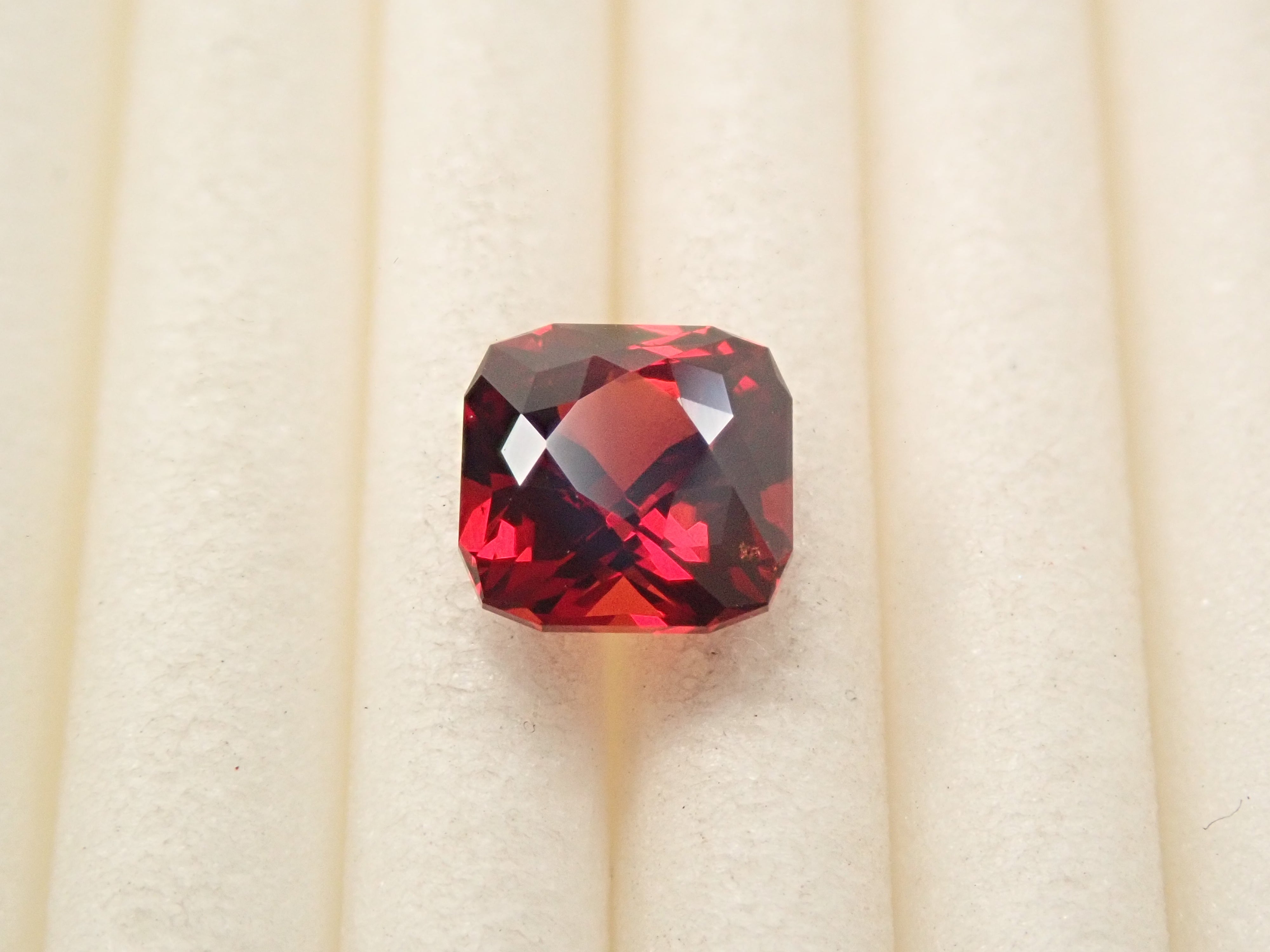 [12561385] Tanzanian Almandine Garnet 0.885ct Loose Stone
