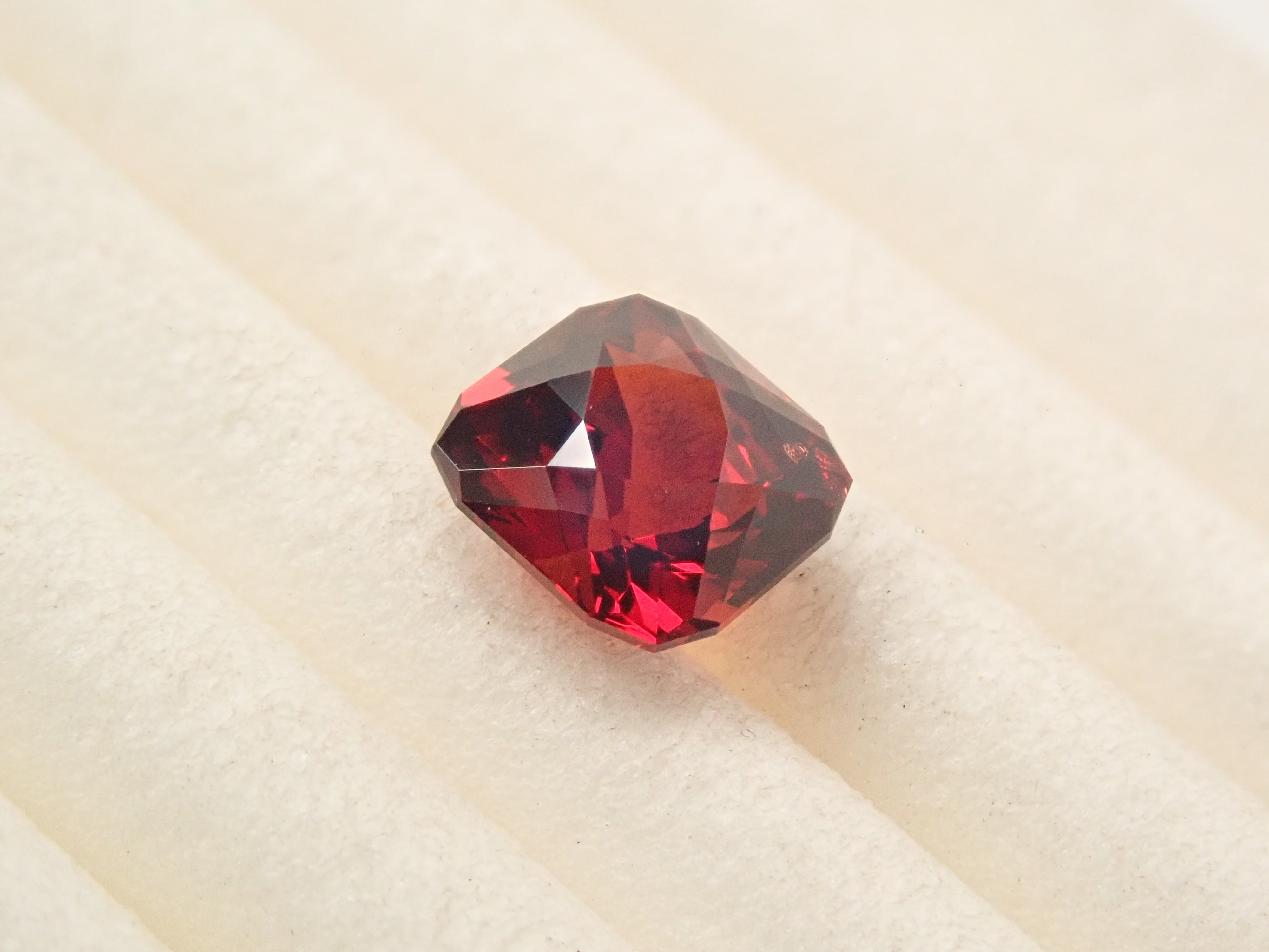 [12561385] Tanzanian Almandine Garnet 0.885ct Loose Stone