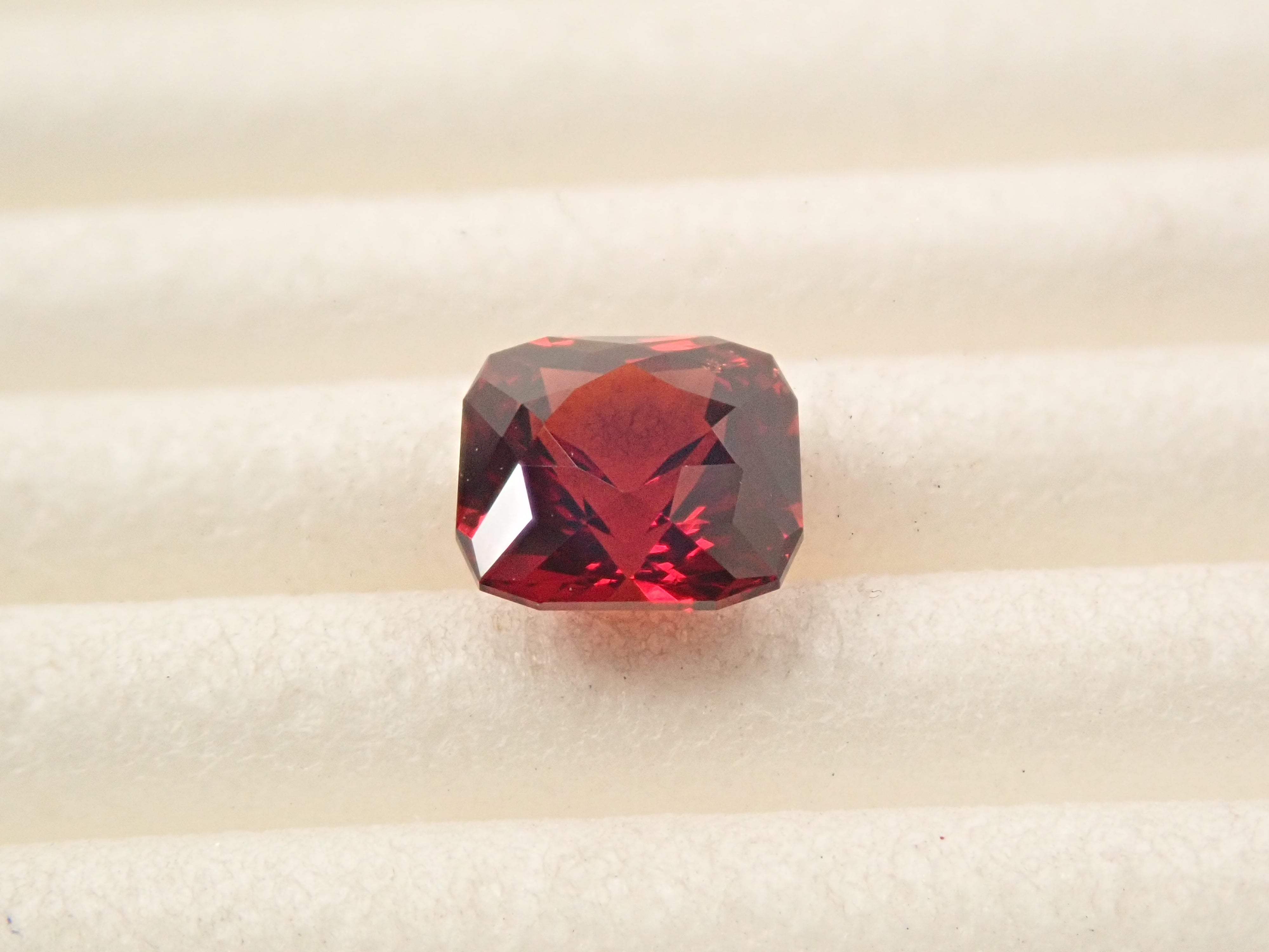 [12561385] Tanzanian Almandine Garnet 0.885ct Loose Stone