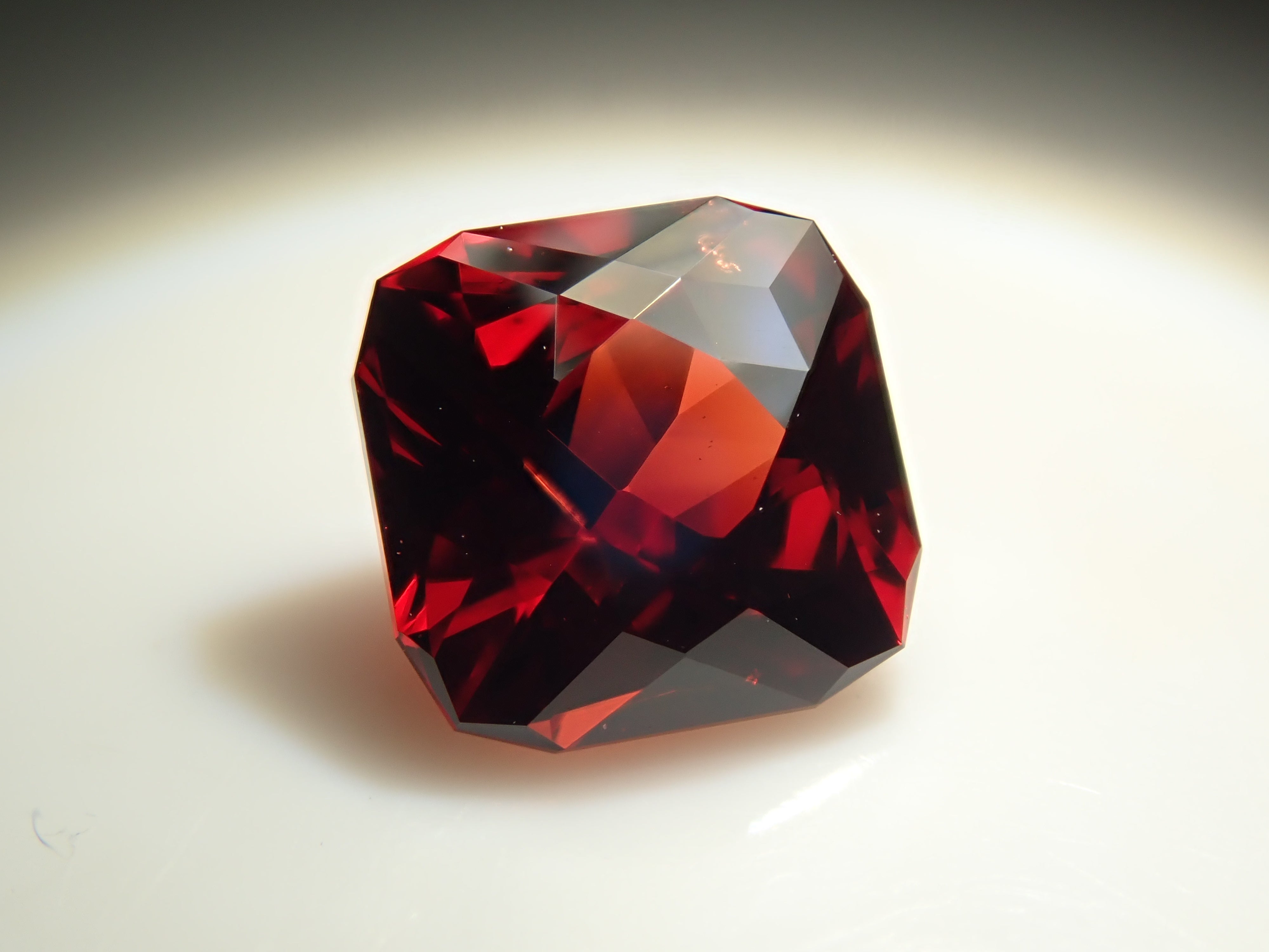 [12561385] Tanzanian Almandine Garnet 0.885ct Loose Stone