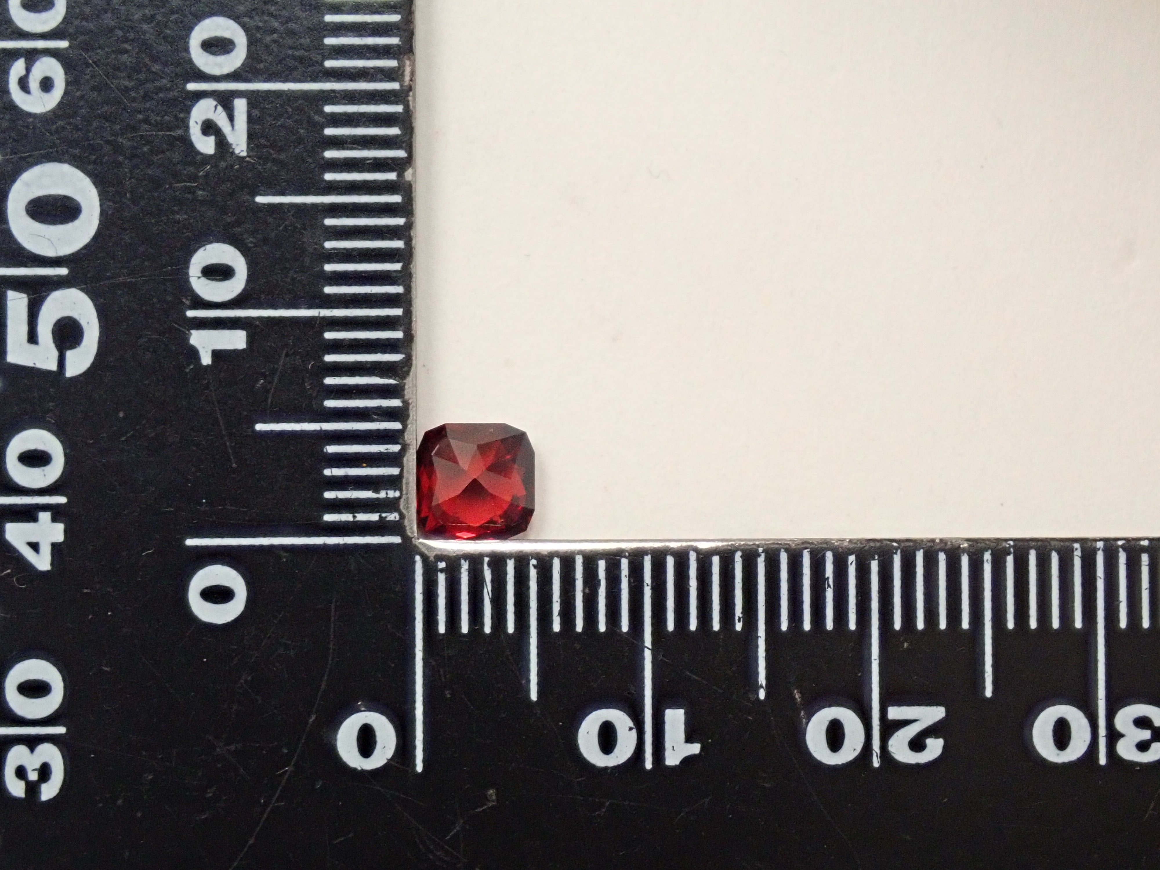 [12561385] Tanzanian Almandine Garnet 0.885ct Loose Stone