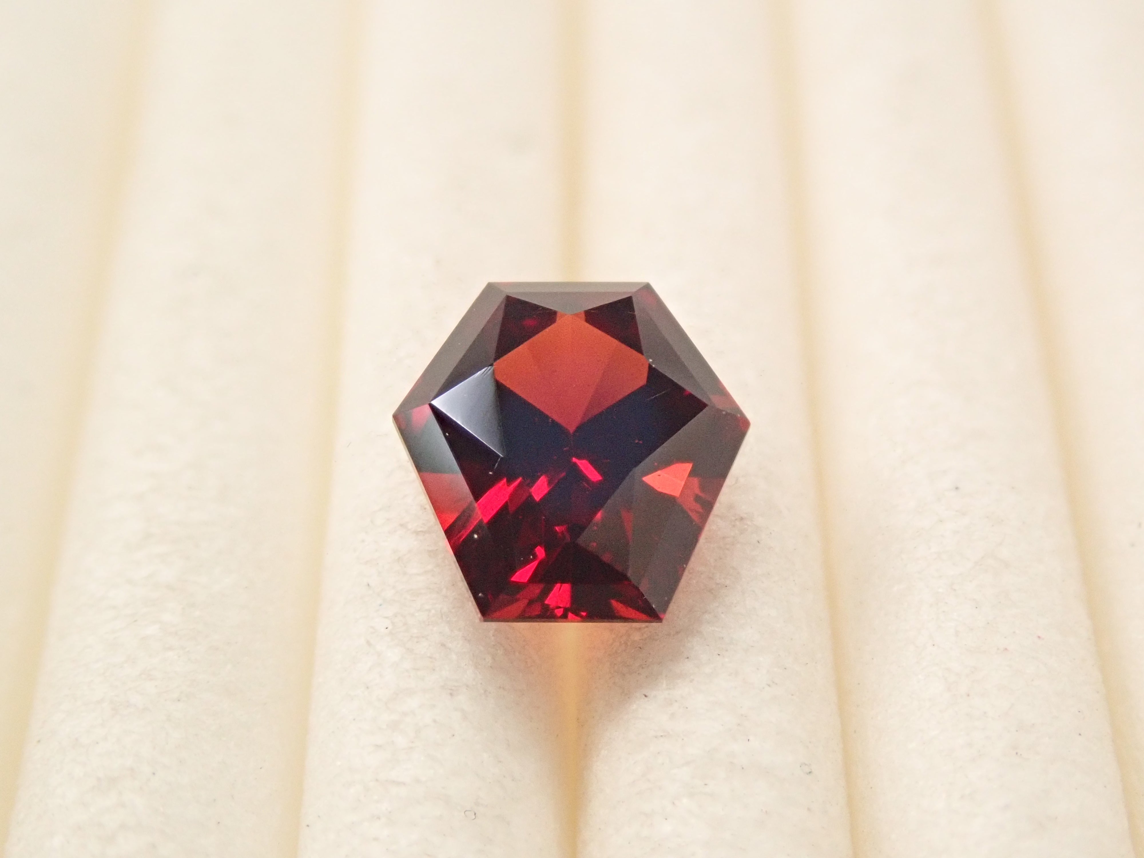[12561386] Tanzanian Almandine Garnet 0.993ct Loose Stone