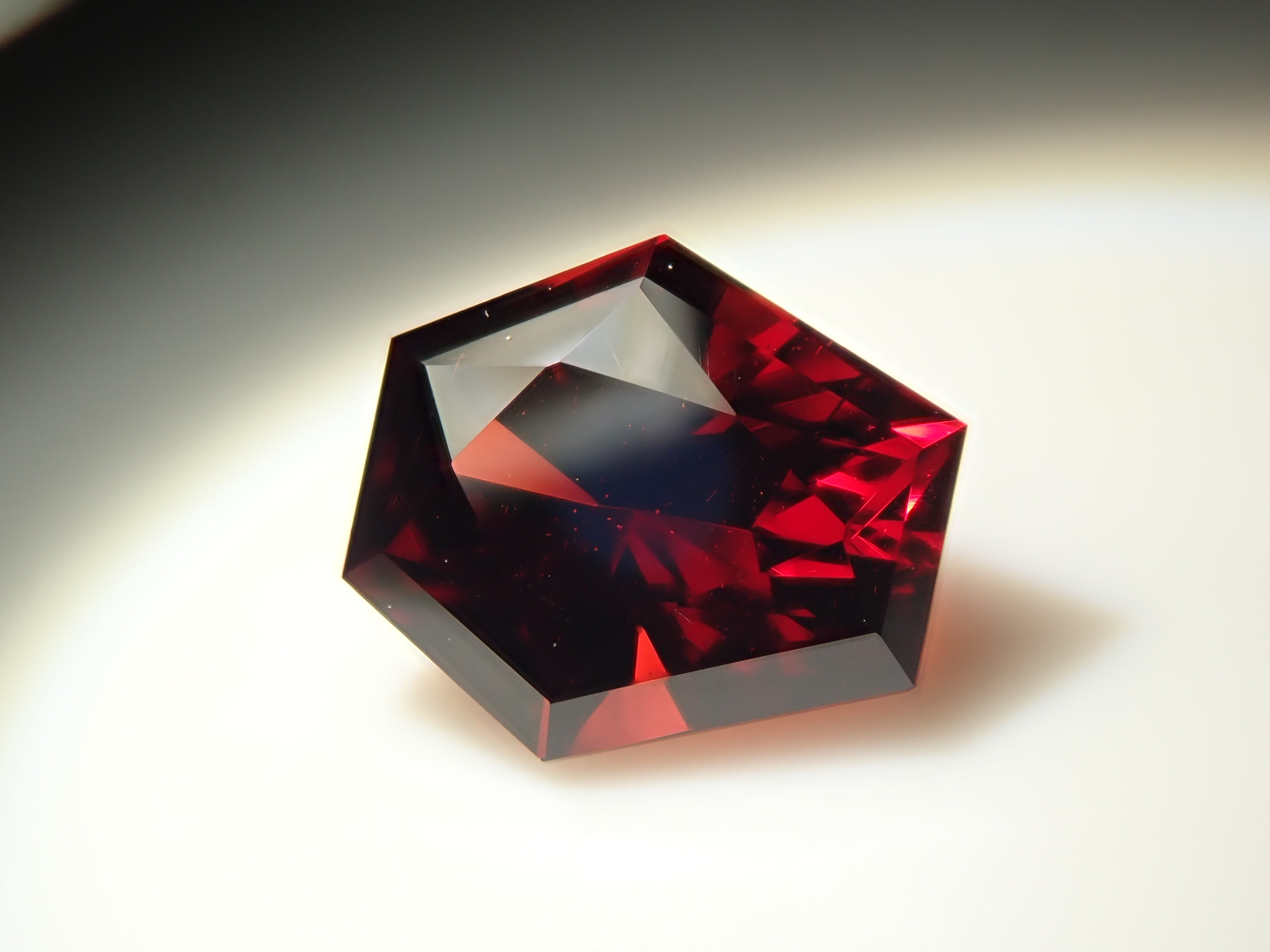 [12561386] Tanzanian Almandine Garnet 0.993ct Loose Stone