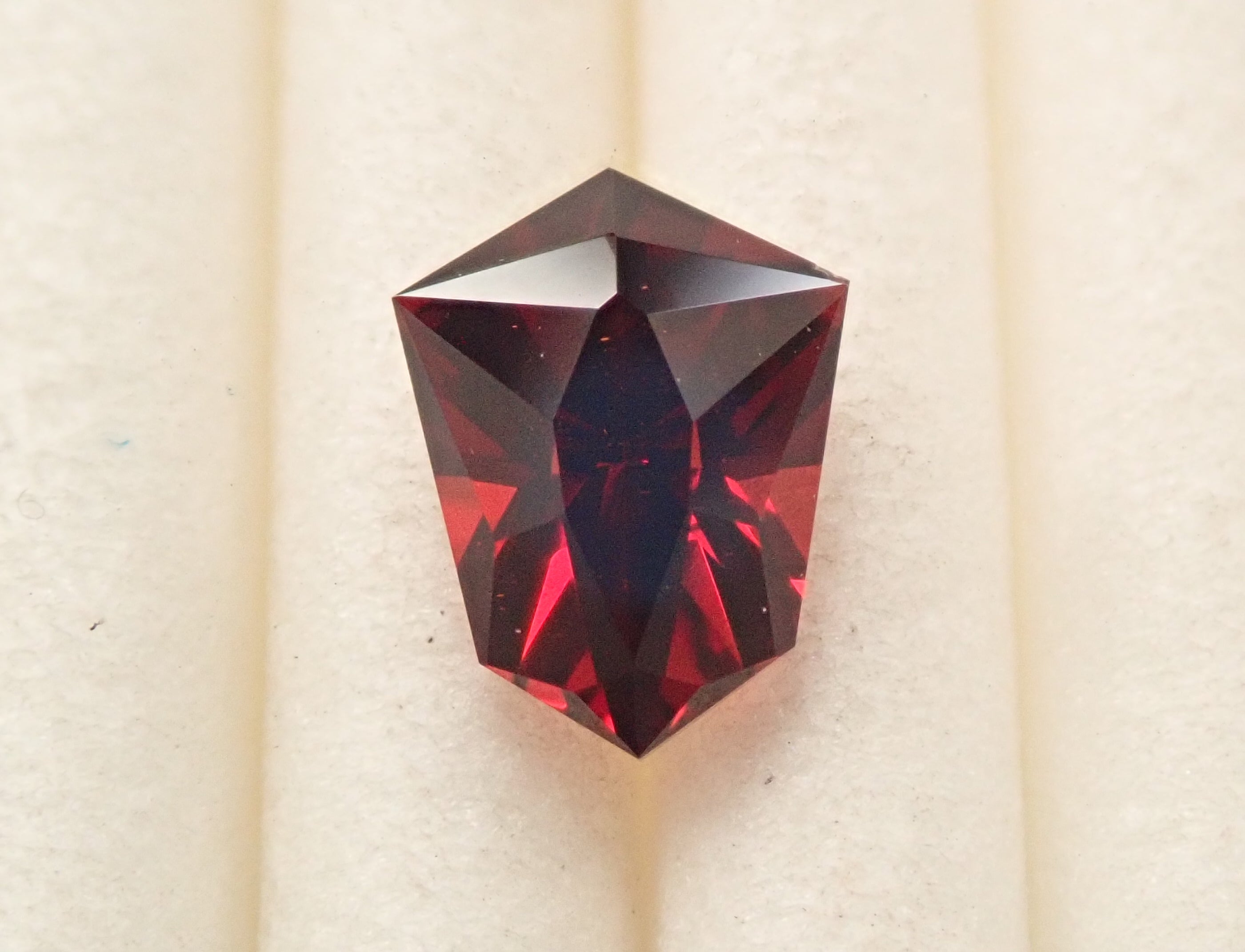 [12561387] Tanzanian Almandine Garnet 0.750ct Loose Stone