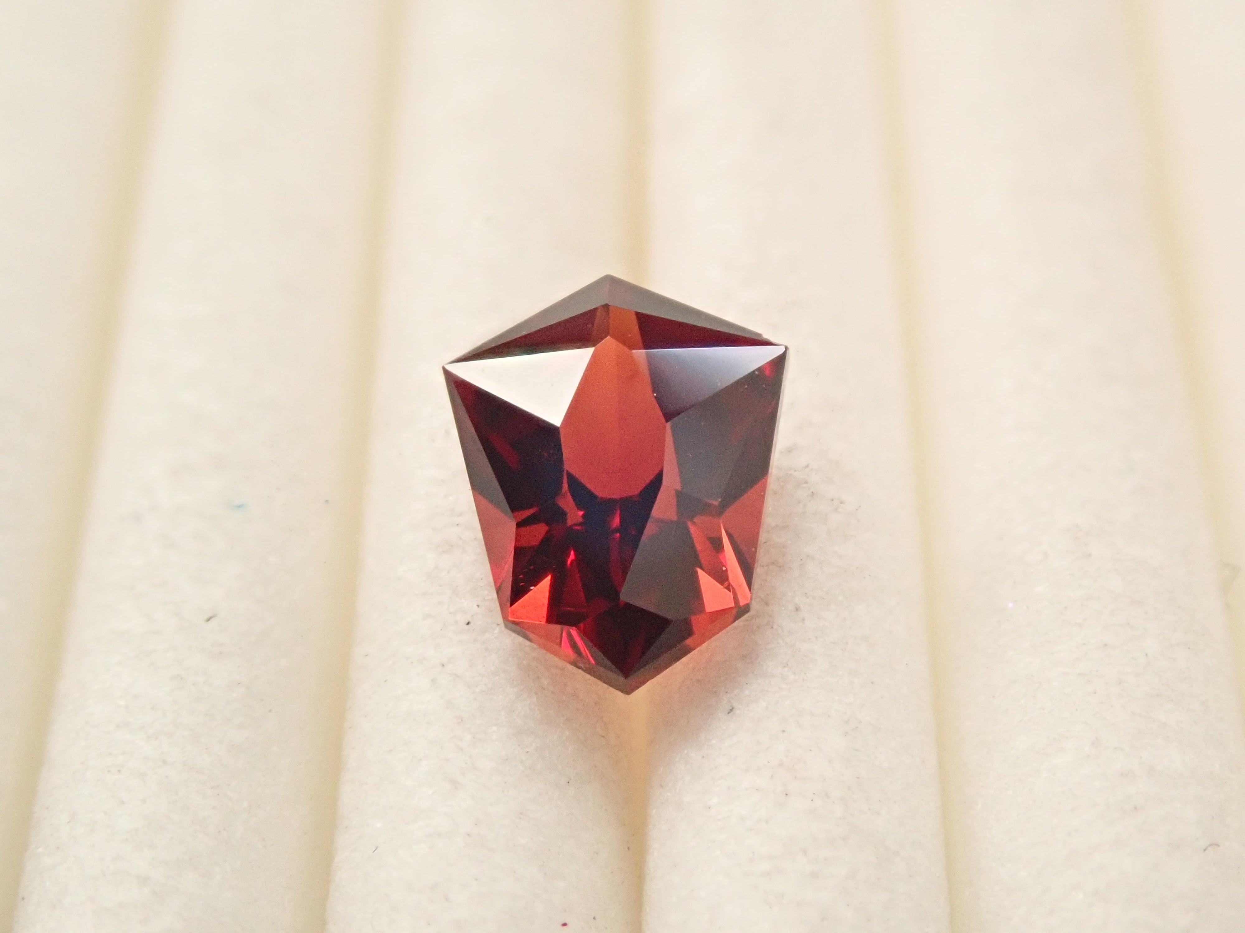 [12561387] Tanzanian Almandine Garnet 0.750ct Loose Stone