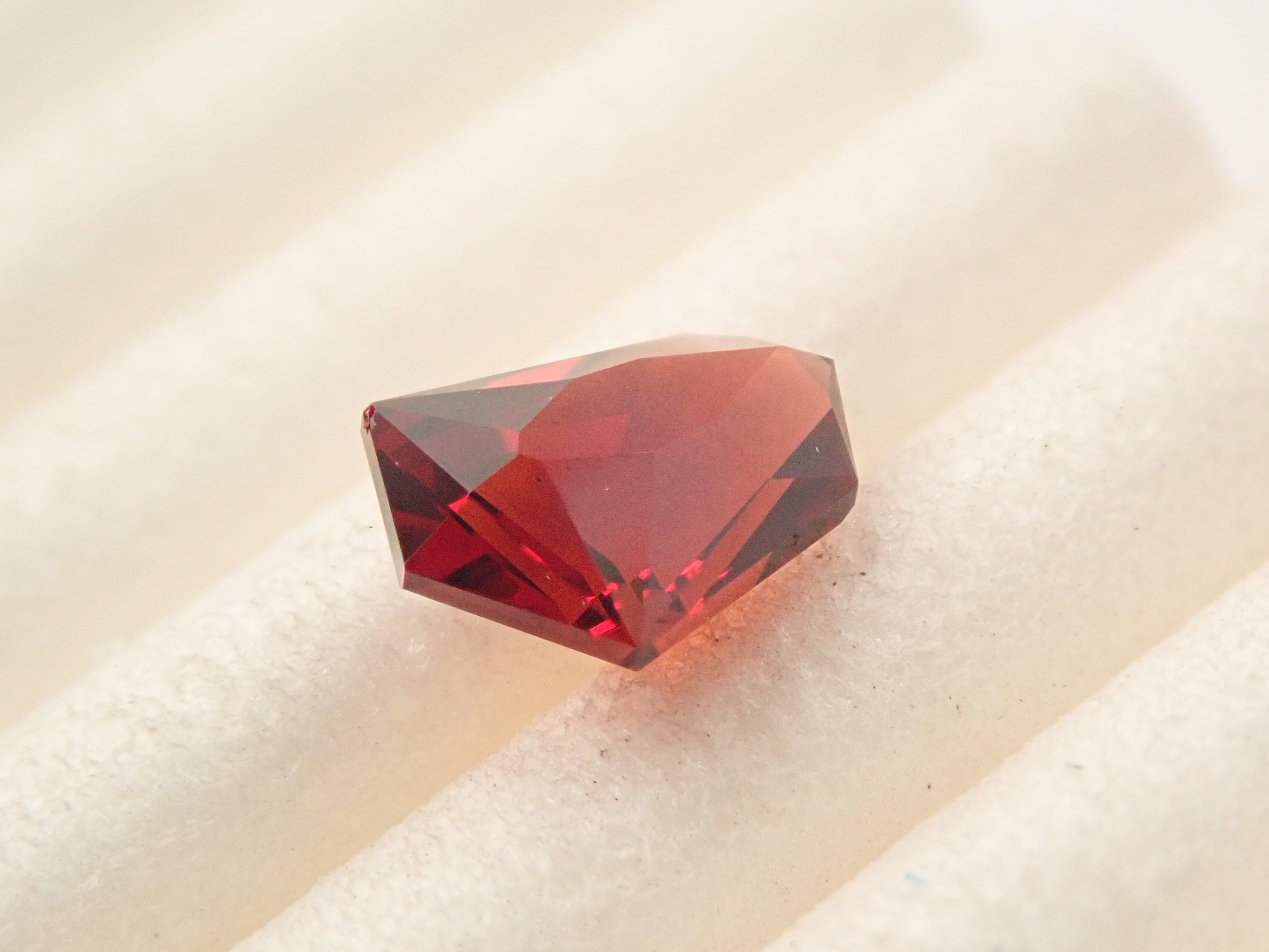 [12561387] Tanzanian Almandine Garnet 0.750ct Loose Stone