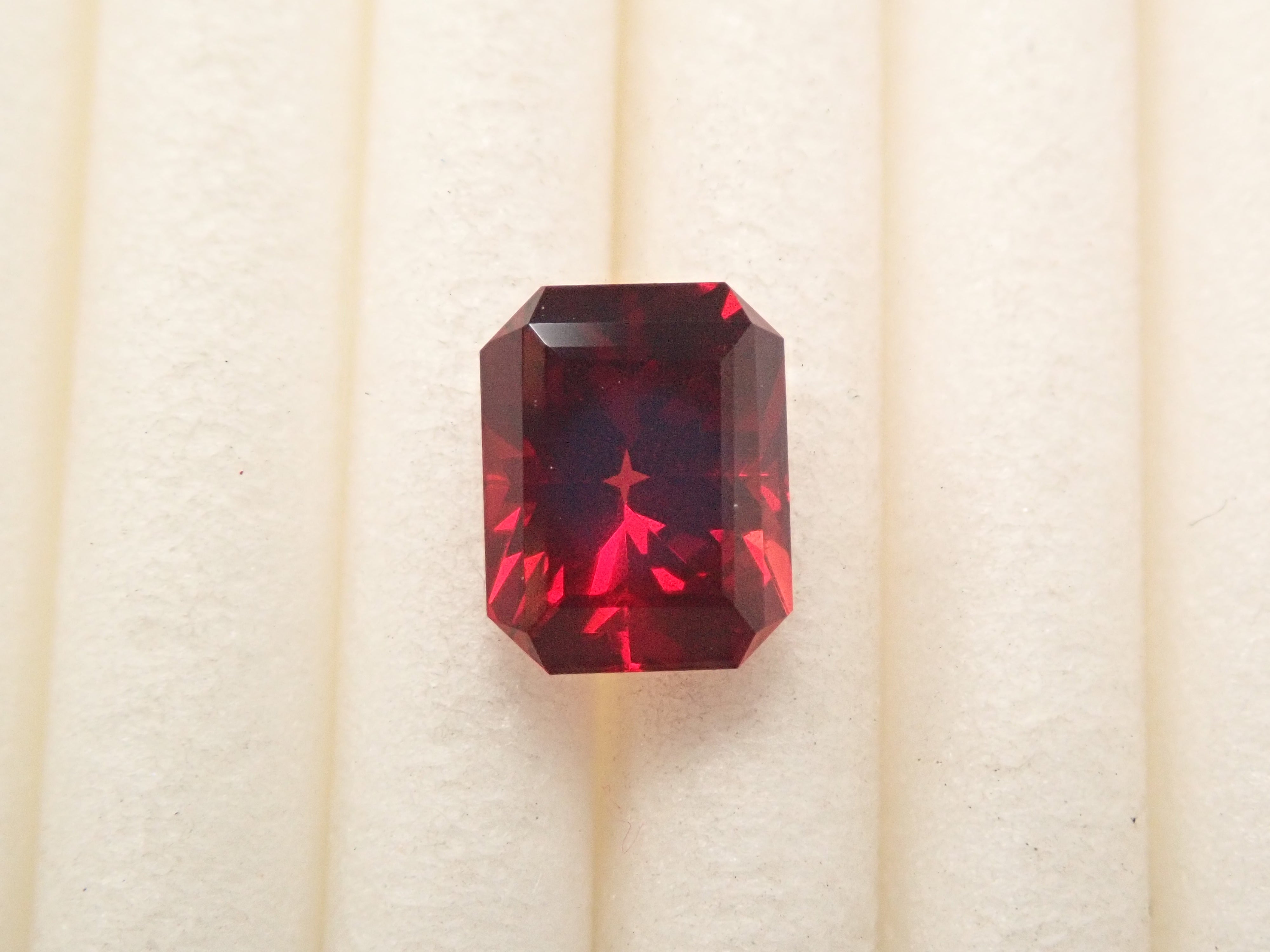 [12561388] Tanzanian Almandine Garnet 0.902ct Loose Stone