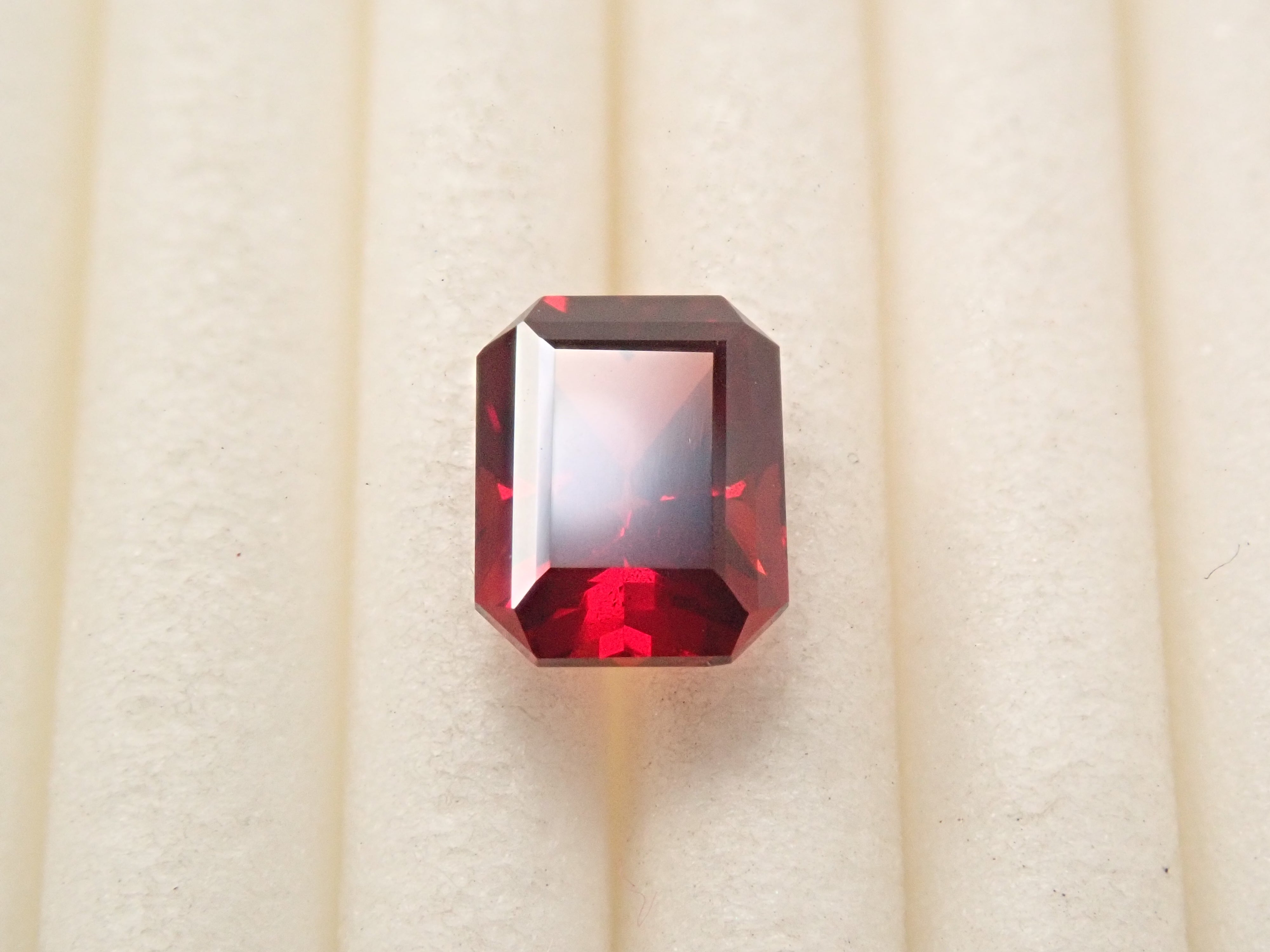 [12561388] Tanzanian Almandine Garnet 0.902ct Loose Stone