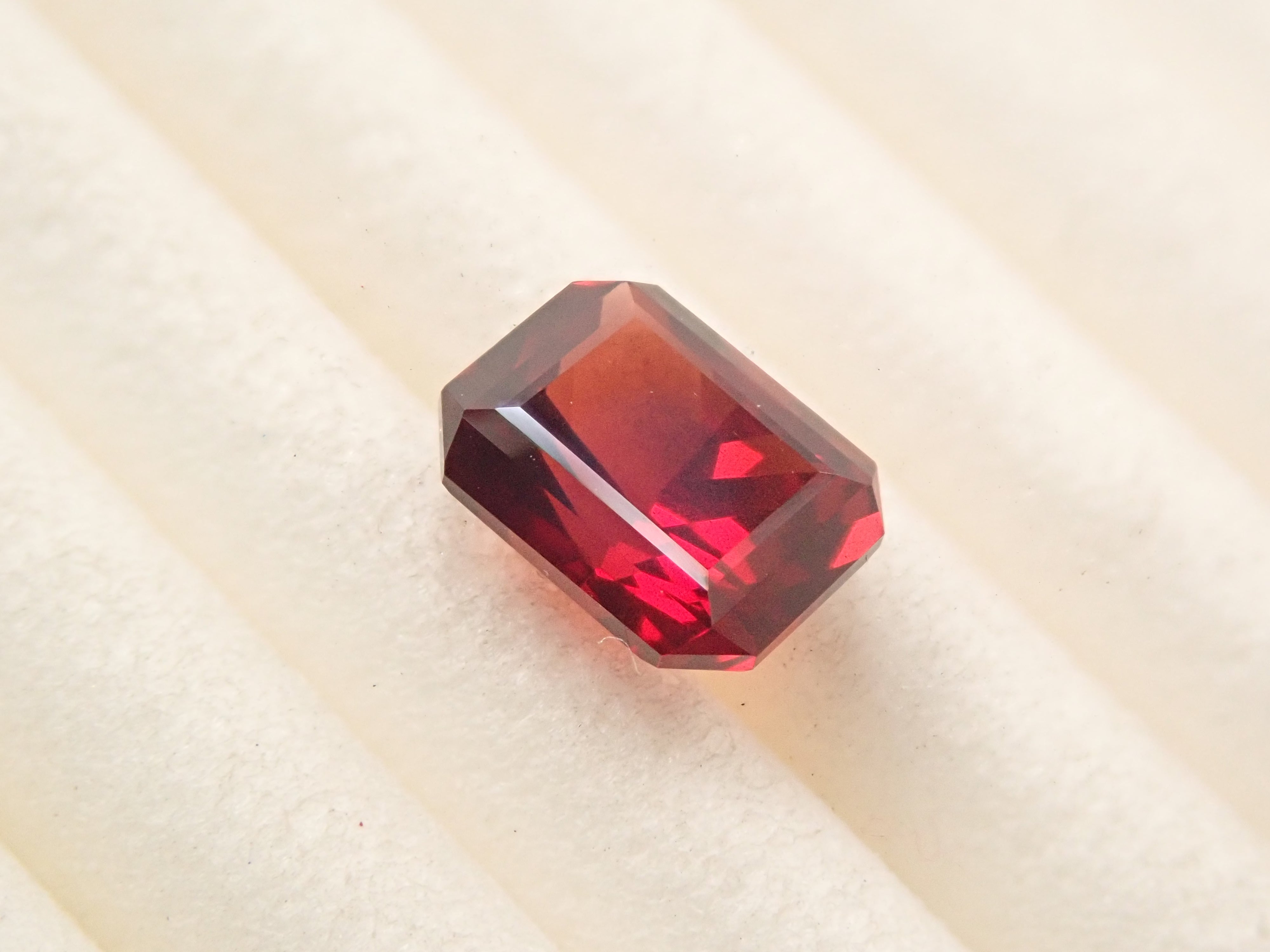 [12561388] Tanzanian Almandine Garnet 0.902ct Loose Stone