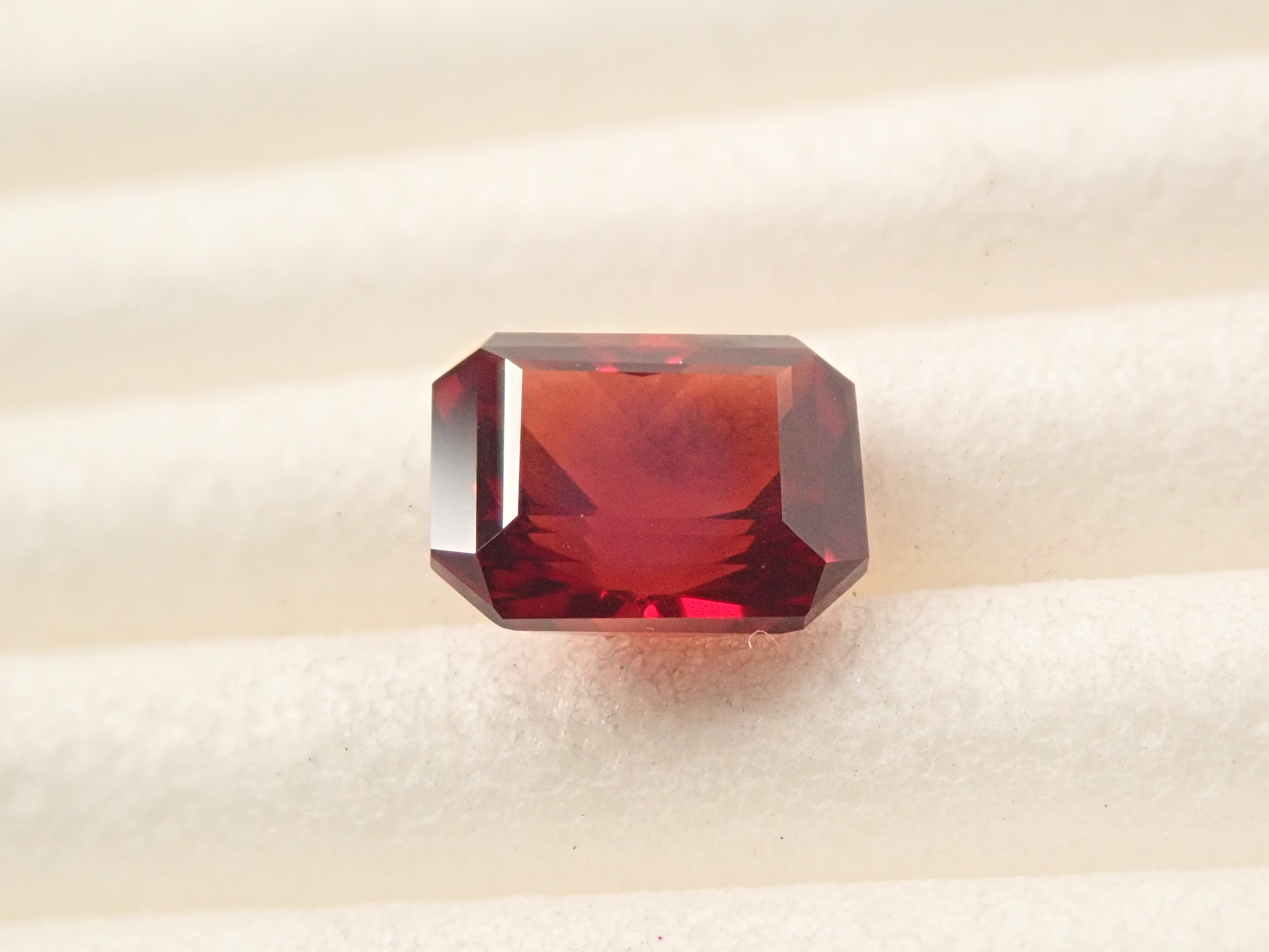 [12561388] Tanzanian Almandine Garnet 0.902ct Loose Stone