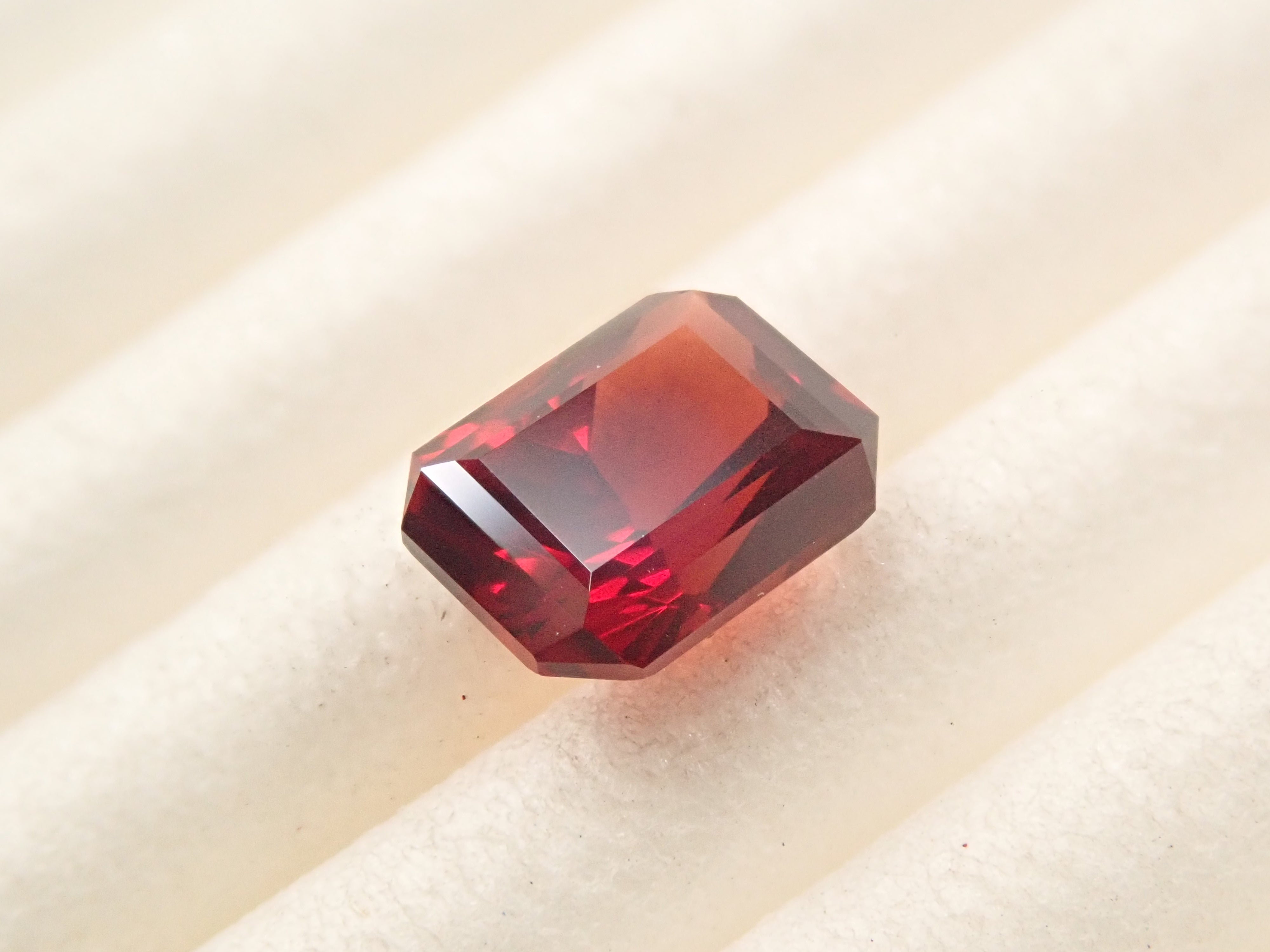 [12561388] Tanzanian Almandine Garnet 0.902ct Loose Stone