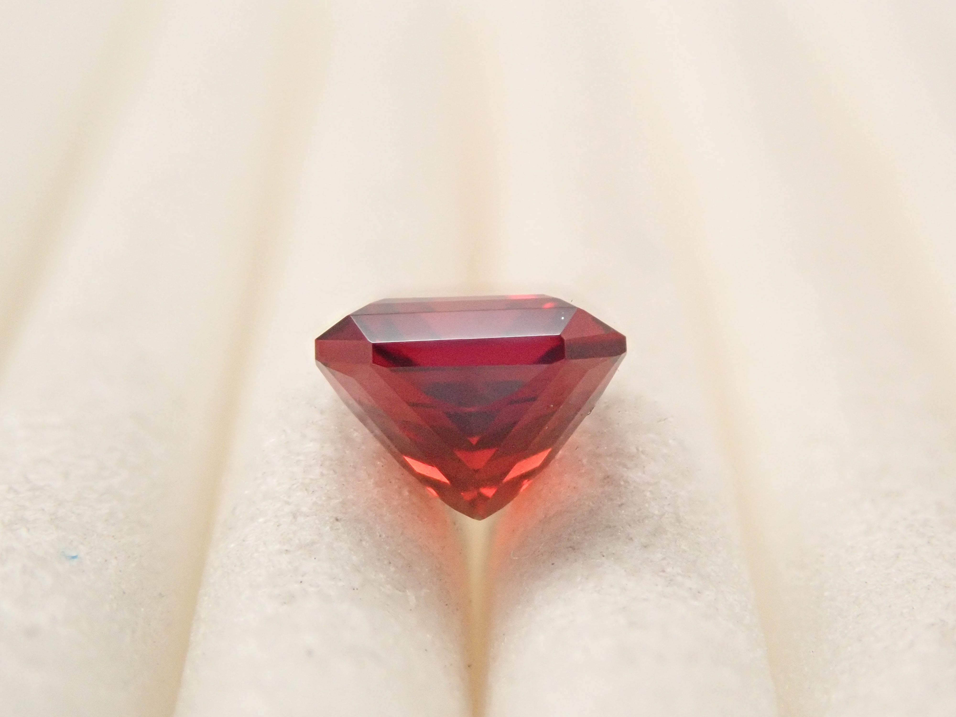 [12561388] Tanzanian Almandine Garnet 0.902ct Loose Stone