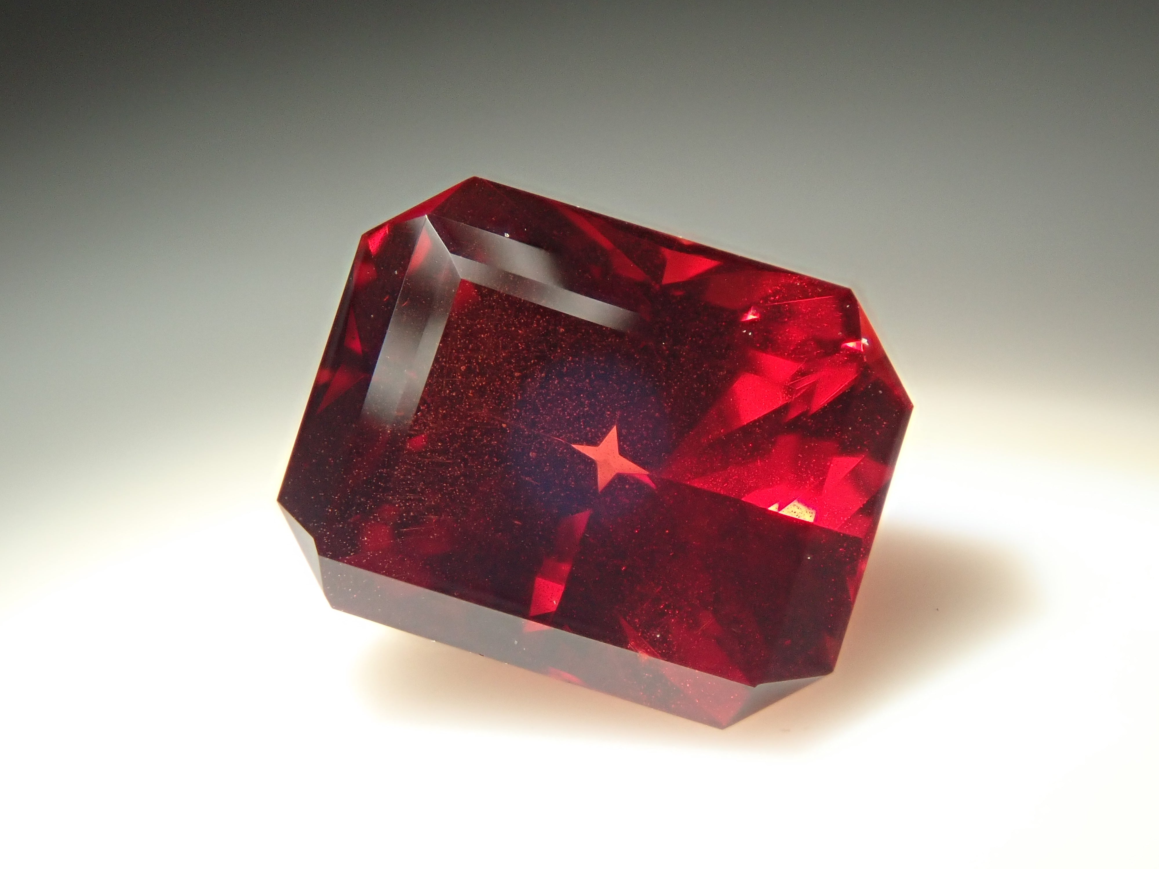 [12561388] Tanzanian Almandine Garnet 0.902ct Loose Stone