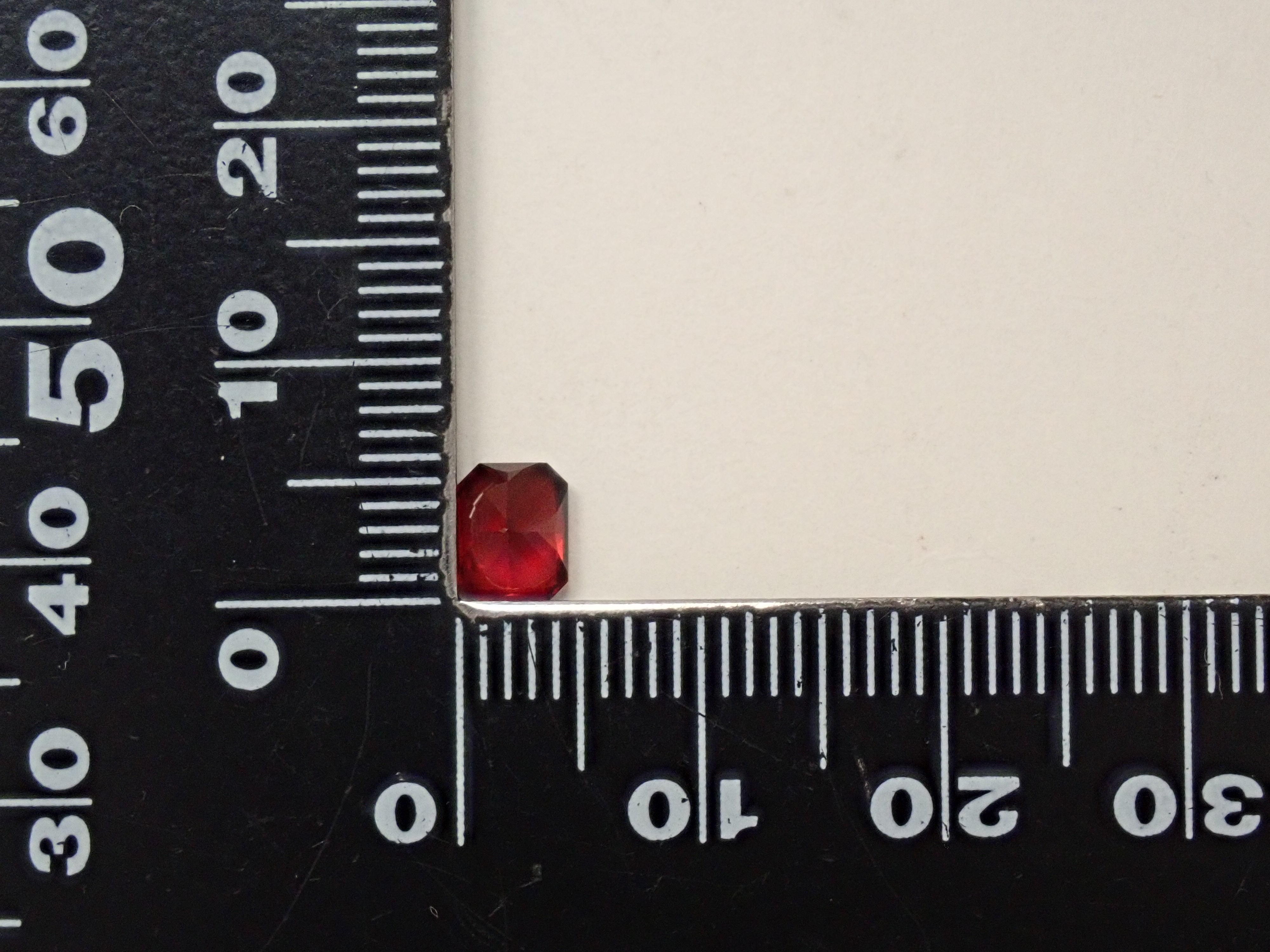 [12561388] Tanzanian Almandine Garnet 0.902ct Loose Stone
