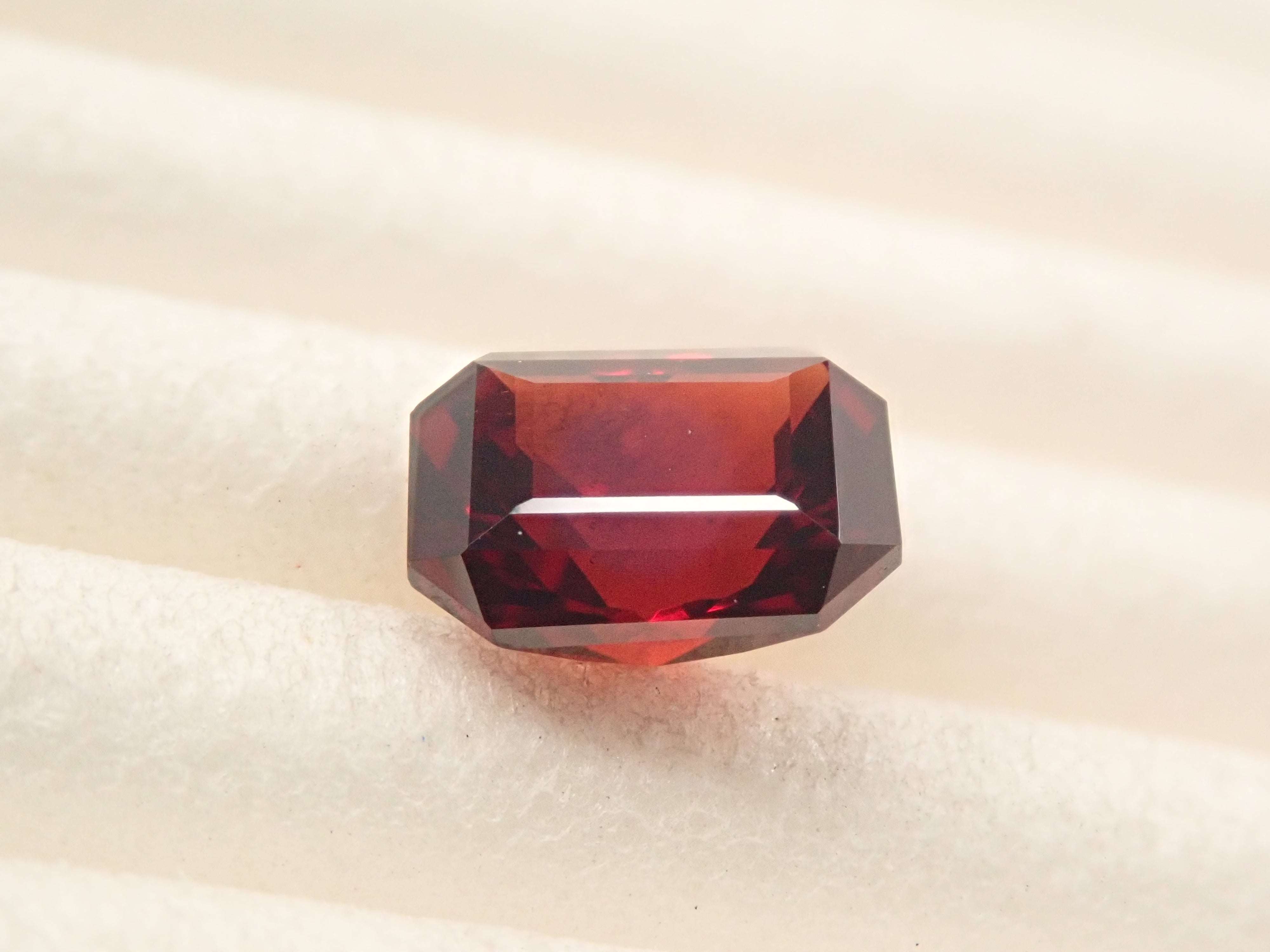 [12561389] Tanzanian Almandine Garnet 0.930ct Loose Stone