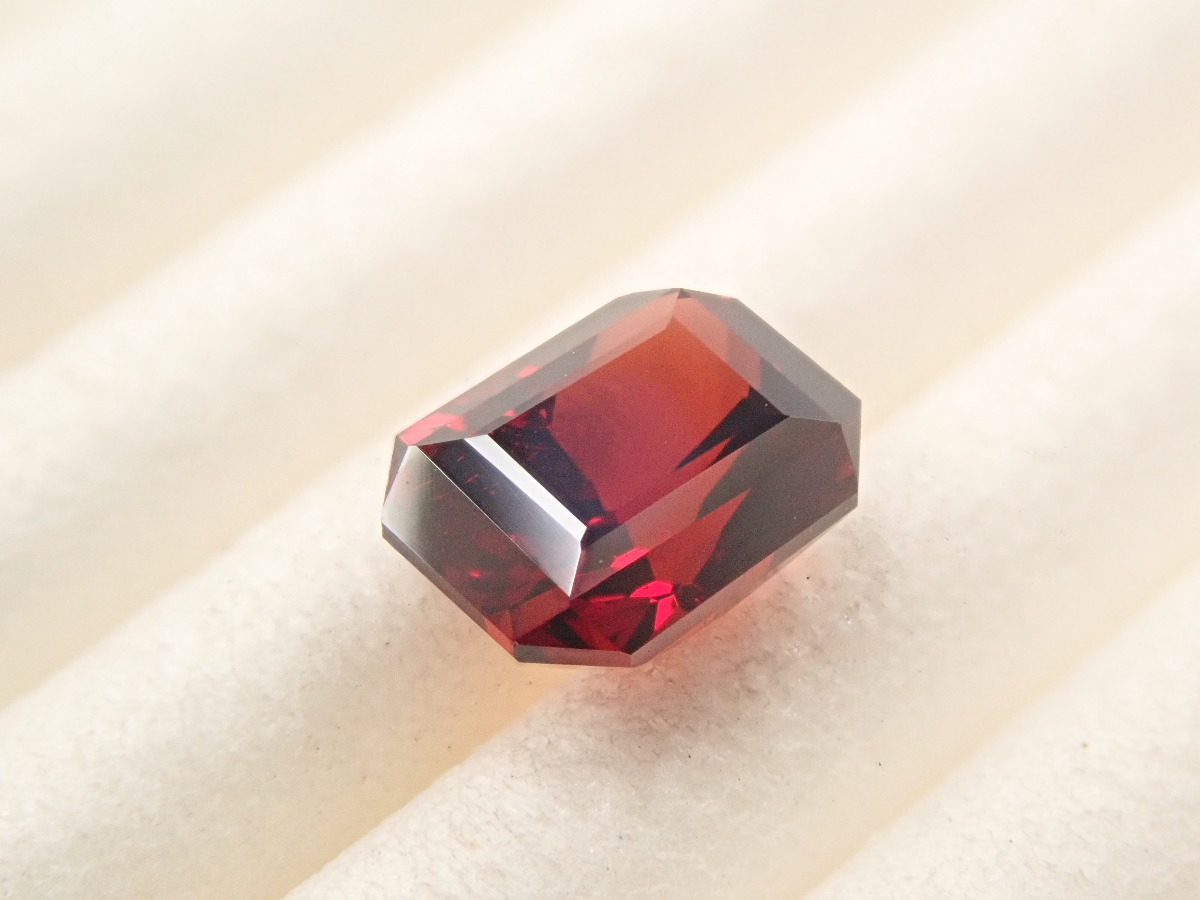 [12561389] Tanzanian Almandine Garnet 0.930ct Loose Stone