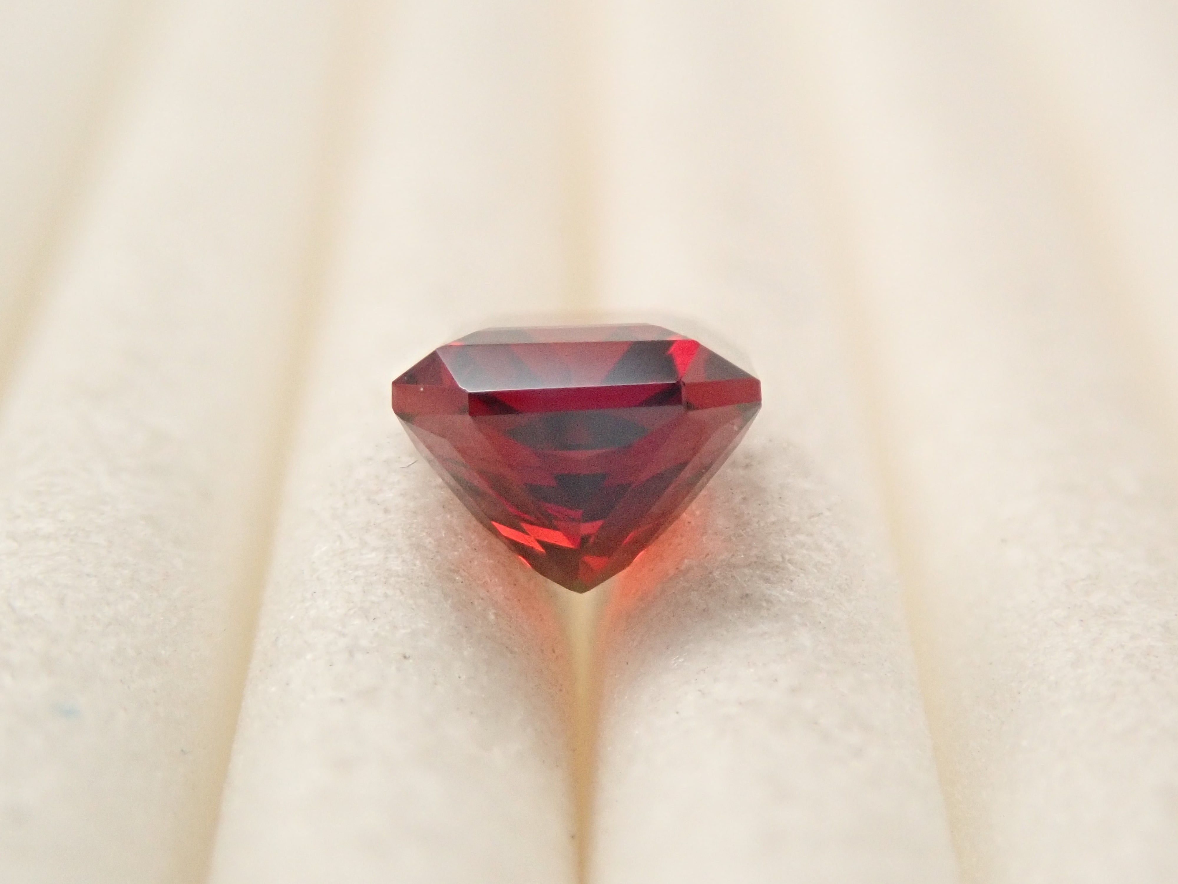 [12561389] Tanzanian Almandine Garnet 0.930ct Loose Stone