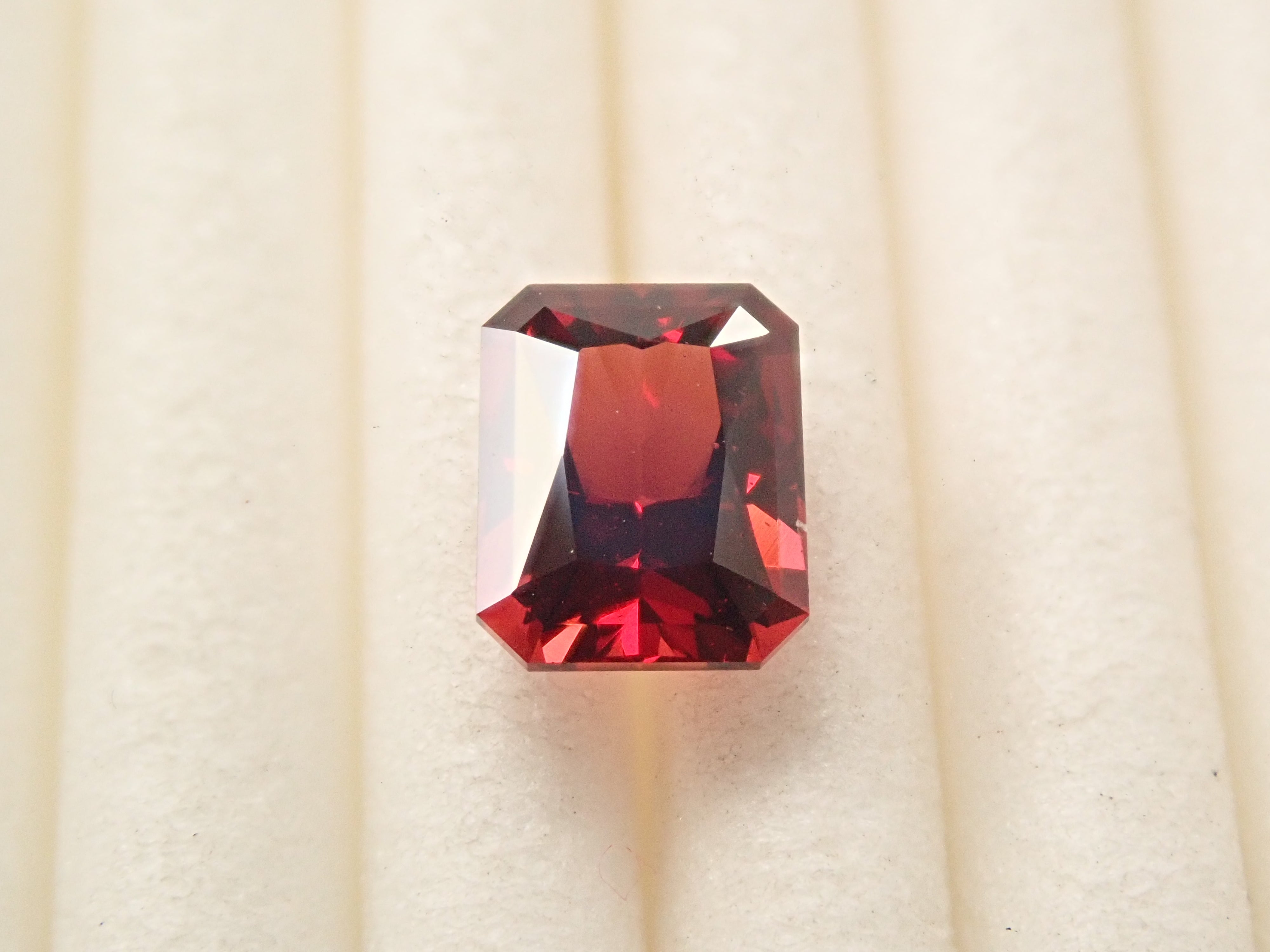[12561390] Tanzanian Almandine Garnet 0.998ct Loose Stone