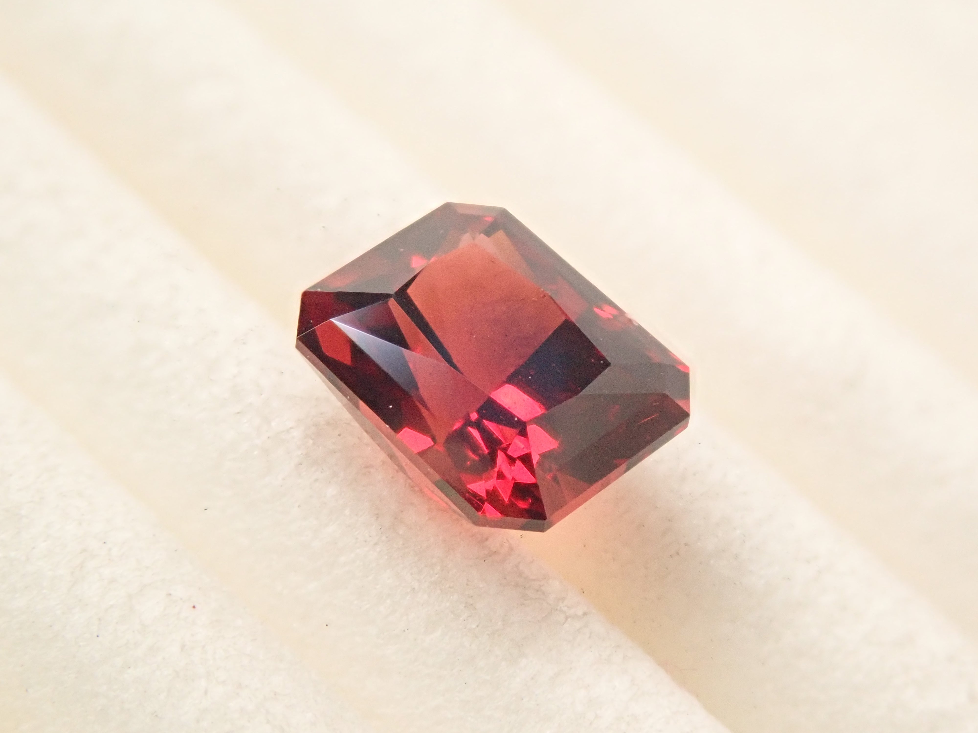 [12561390] Tanzanian Almandine Garnet 0.998ct Loose Stone