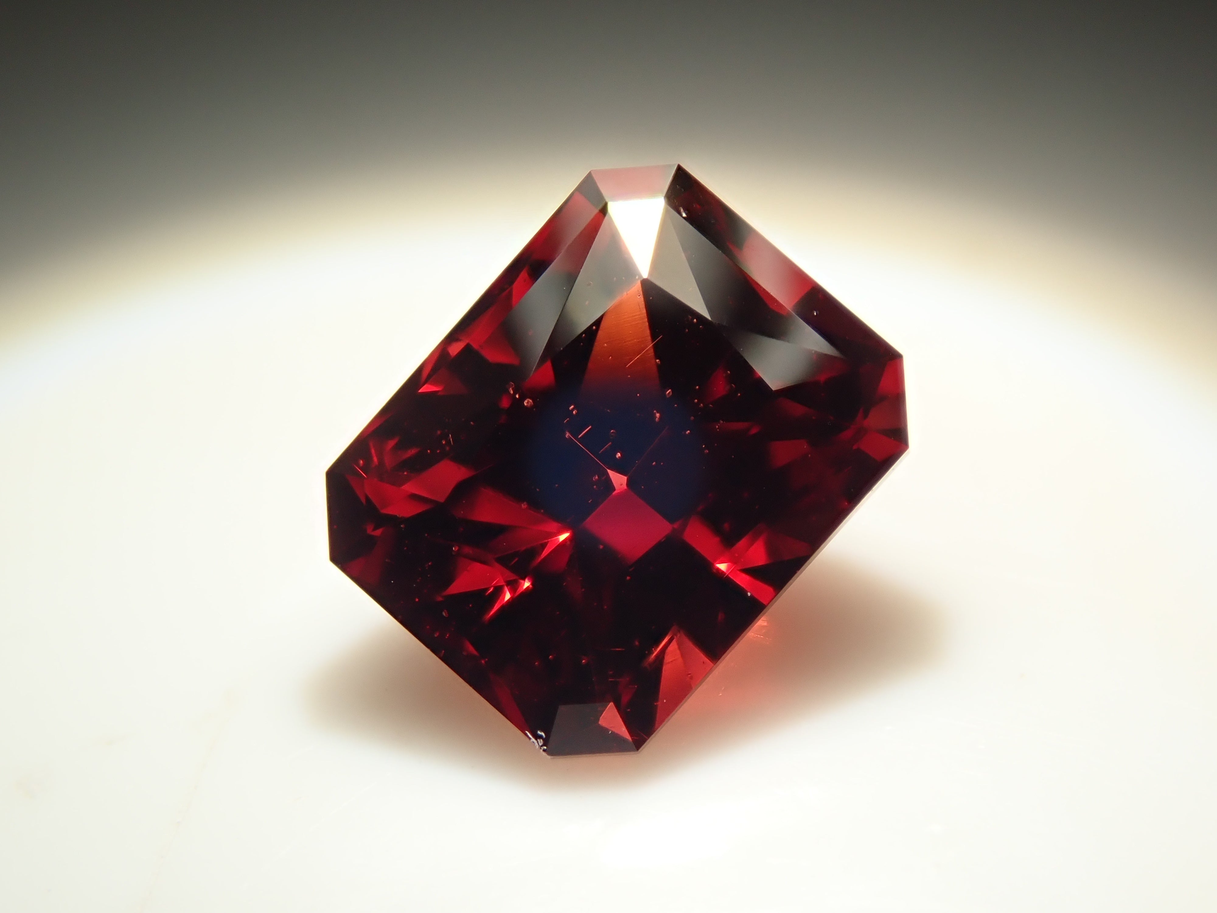 [12561390] Tanzanian Almandine Garnet 0.998ct Loose Stone
