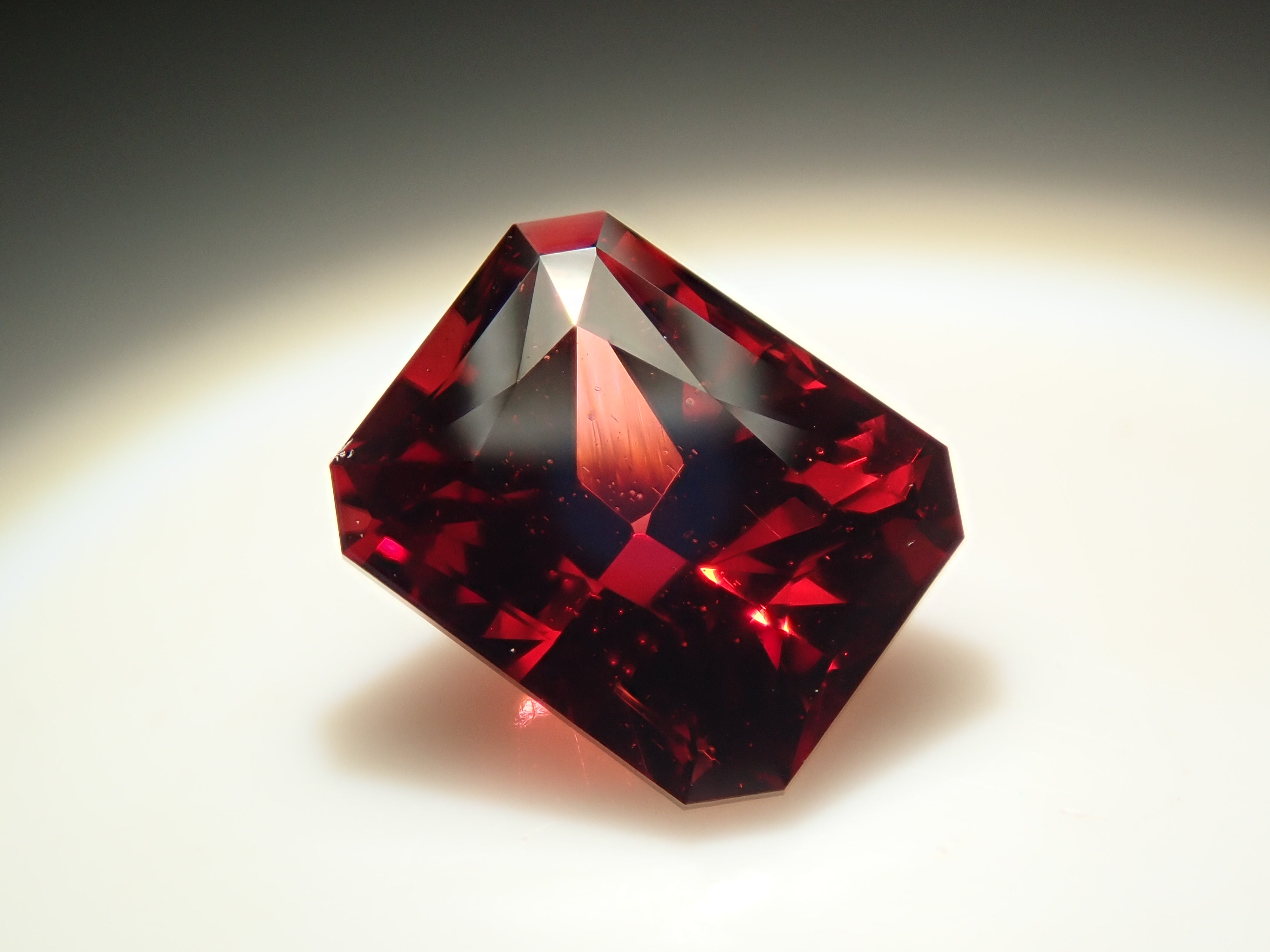 [12561390] Tanzanian Almandine Garnet 0.998ct Loose Stone