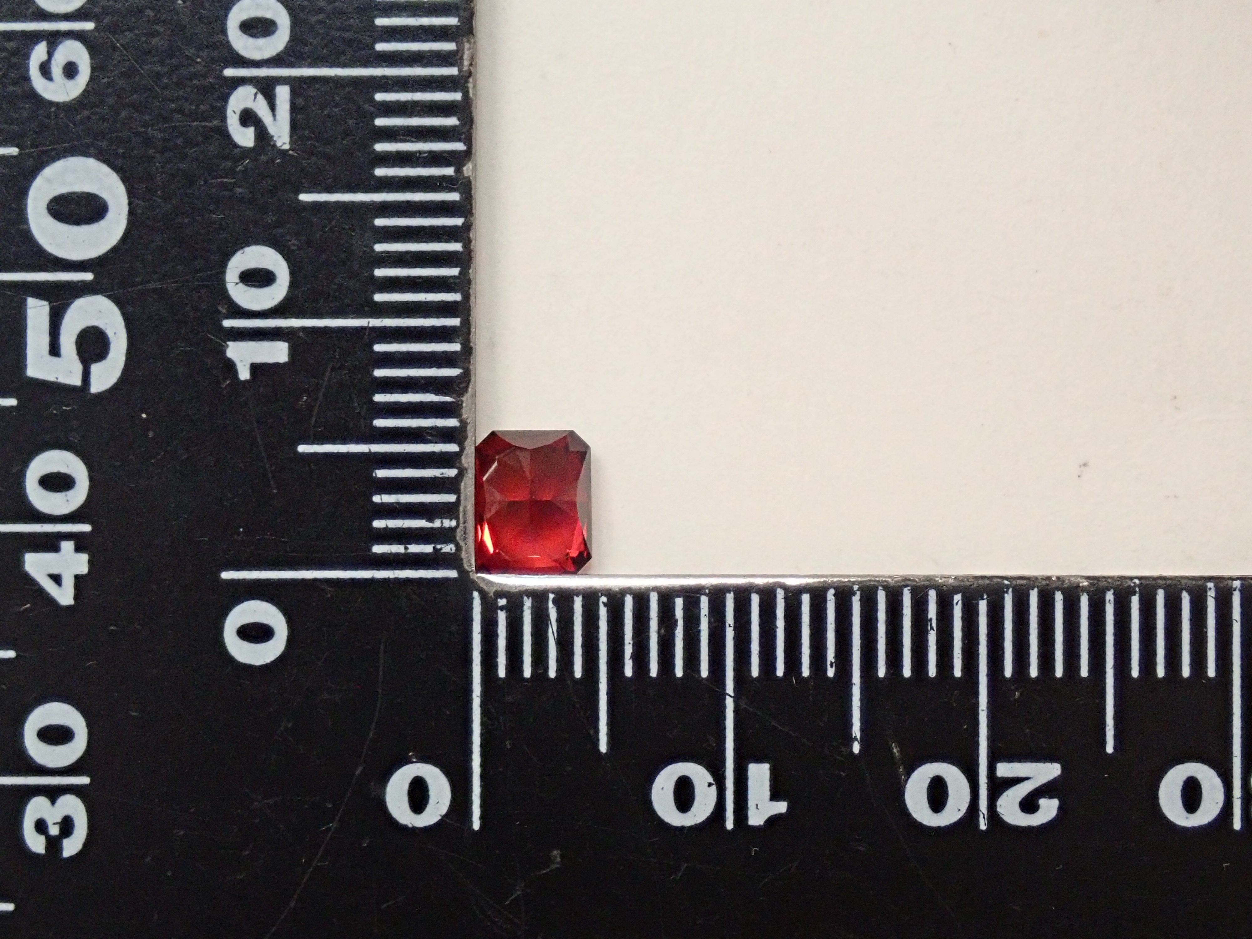 [12561390] Tanzanian Almandine Garnet 0.998ct Loose Stone