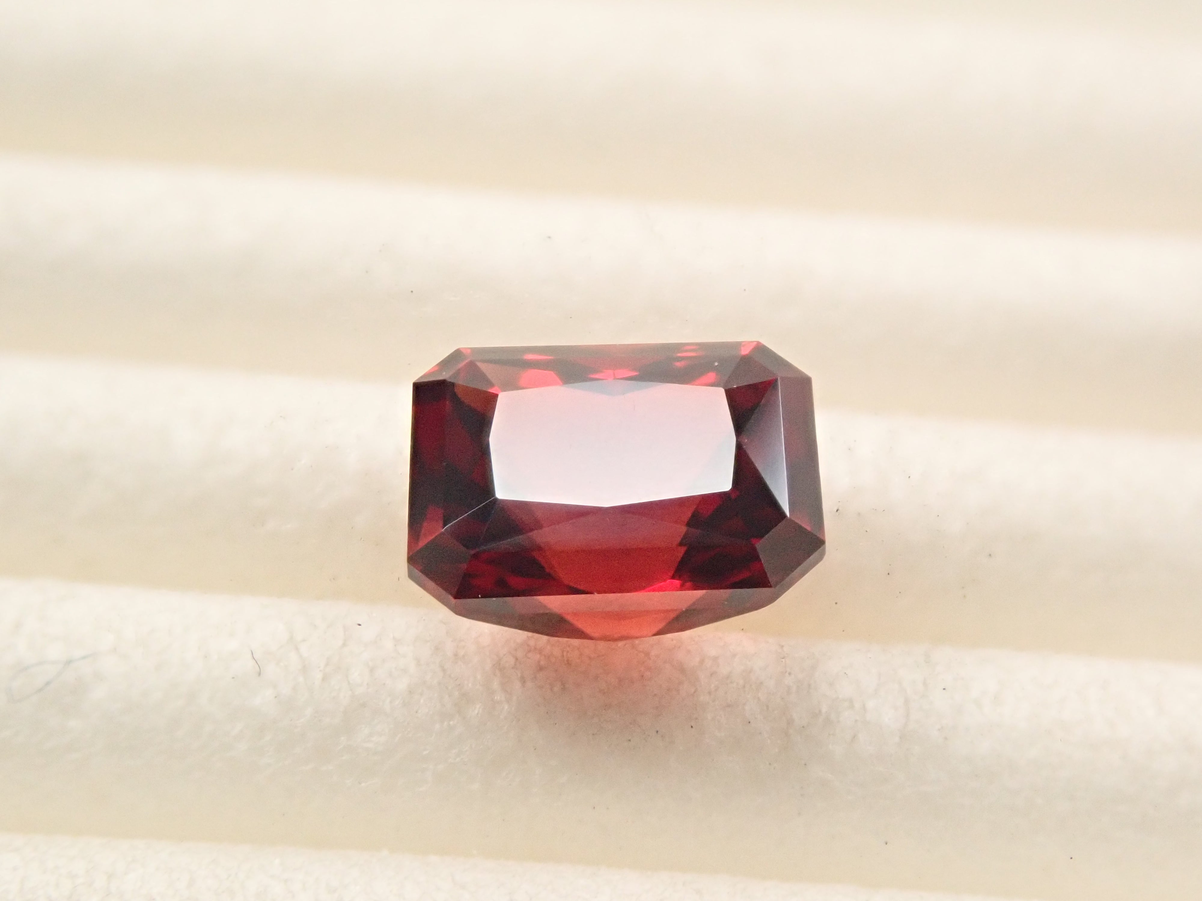 [12561391] Tanzanian Almandine Garnet 1.164ct Loose Stone