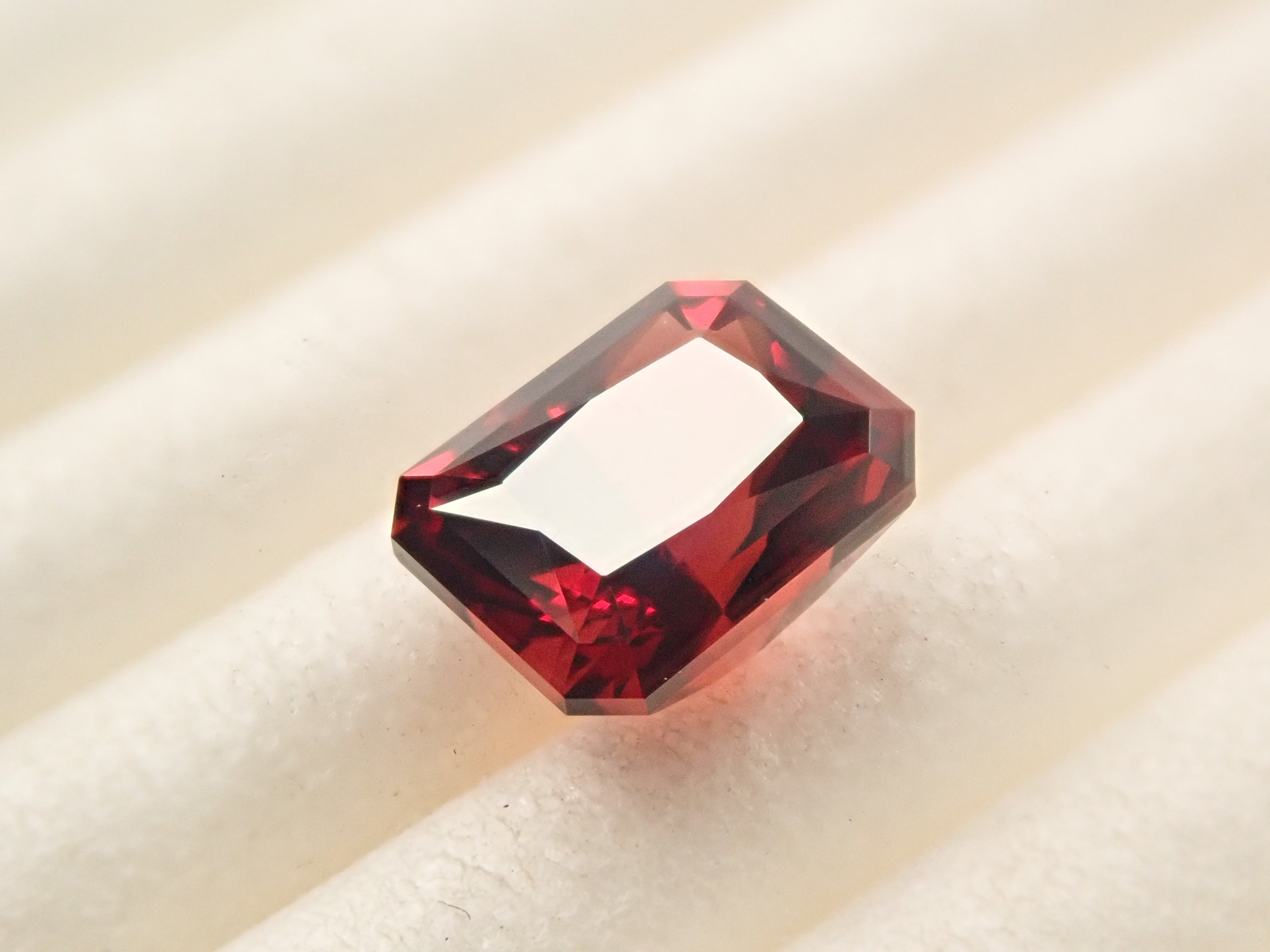 [12561391] Tanzanian Almandine Garnet 1.164ct Loose Stone