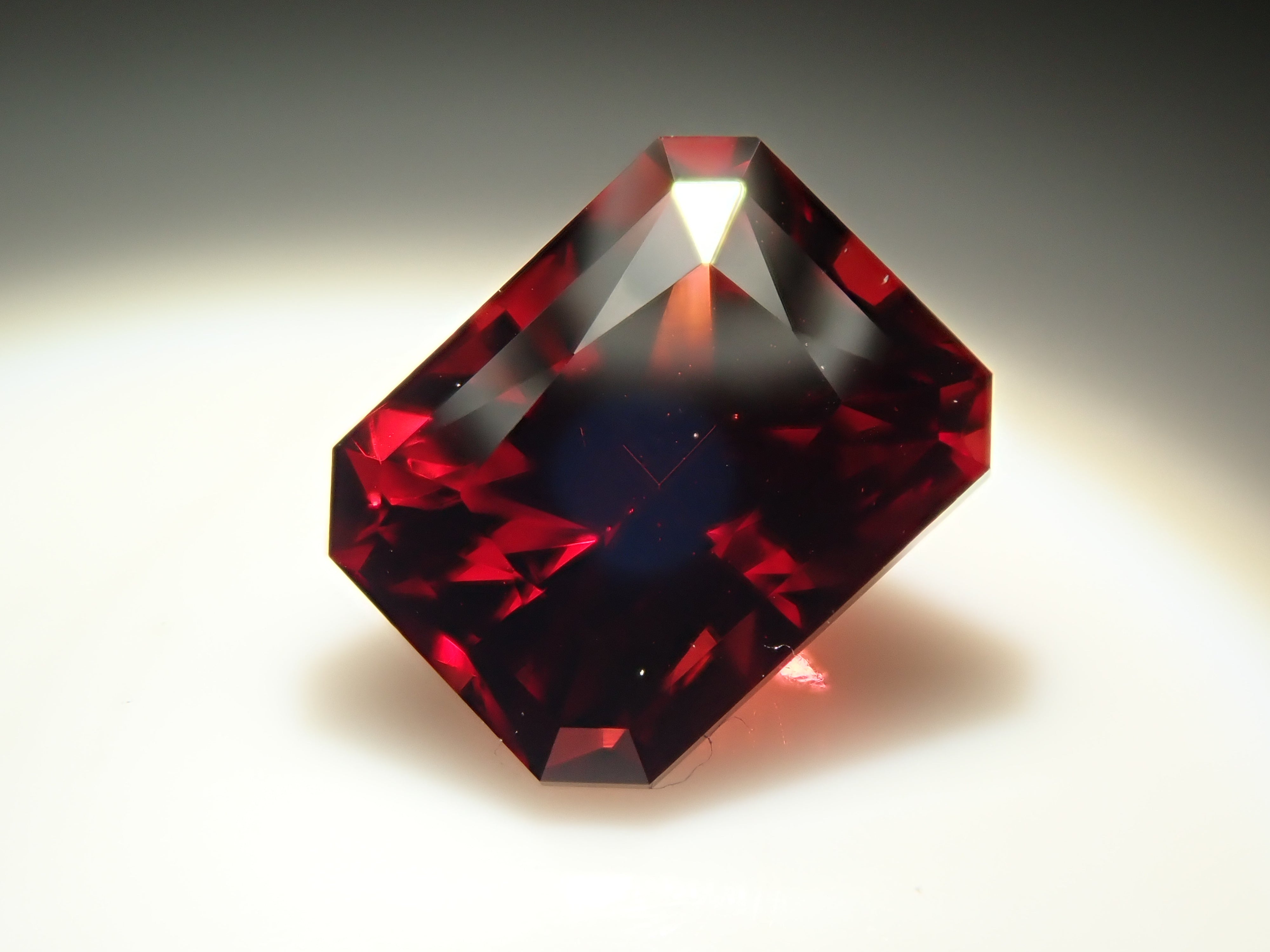 [12561391] Tanzanian Almandine Garnet 1.164ct Loose Stone