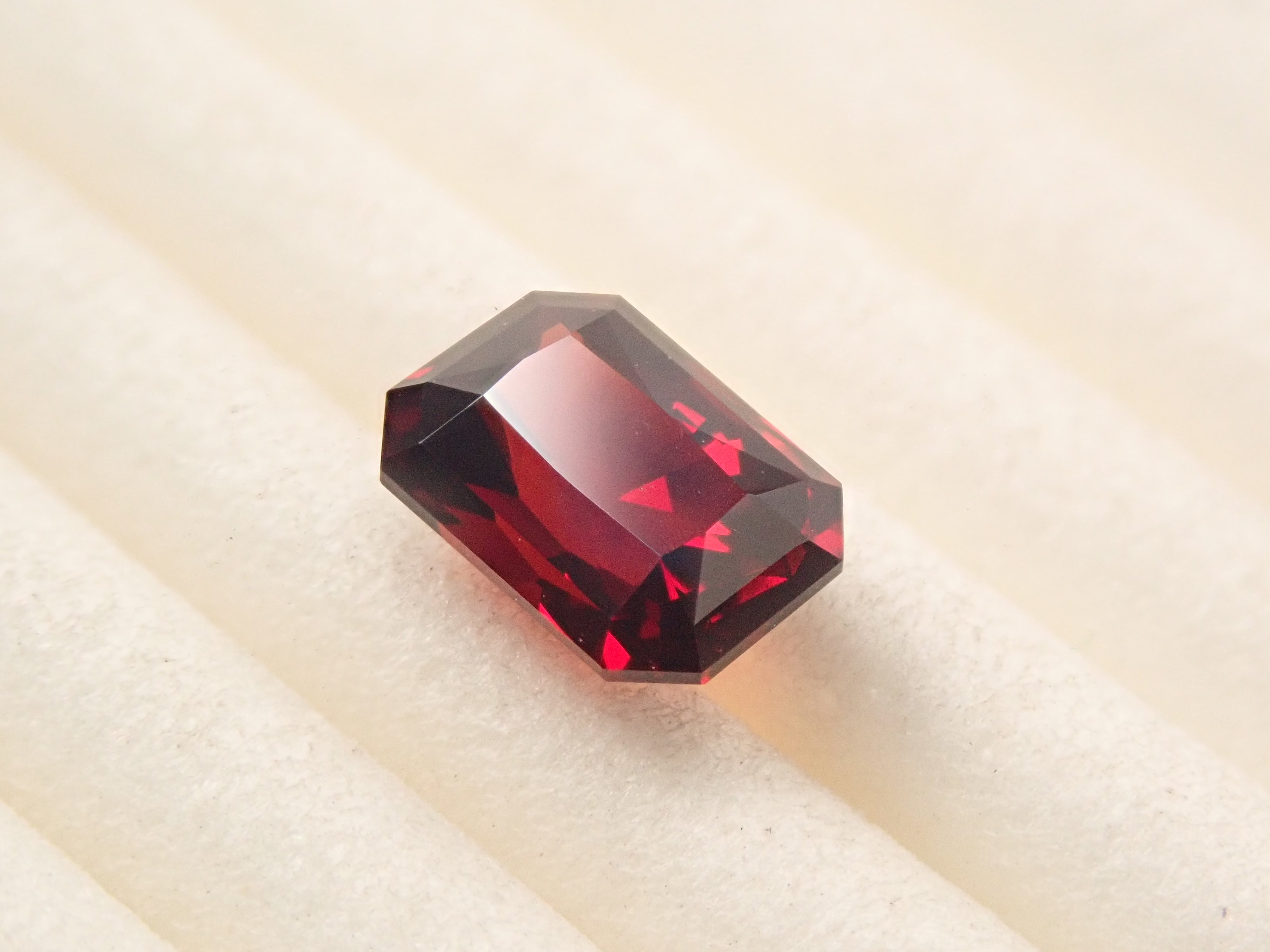 【11/29 22時販売】タンザニア産アルマンディンガーネット 1.282ctルース