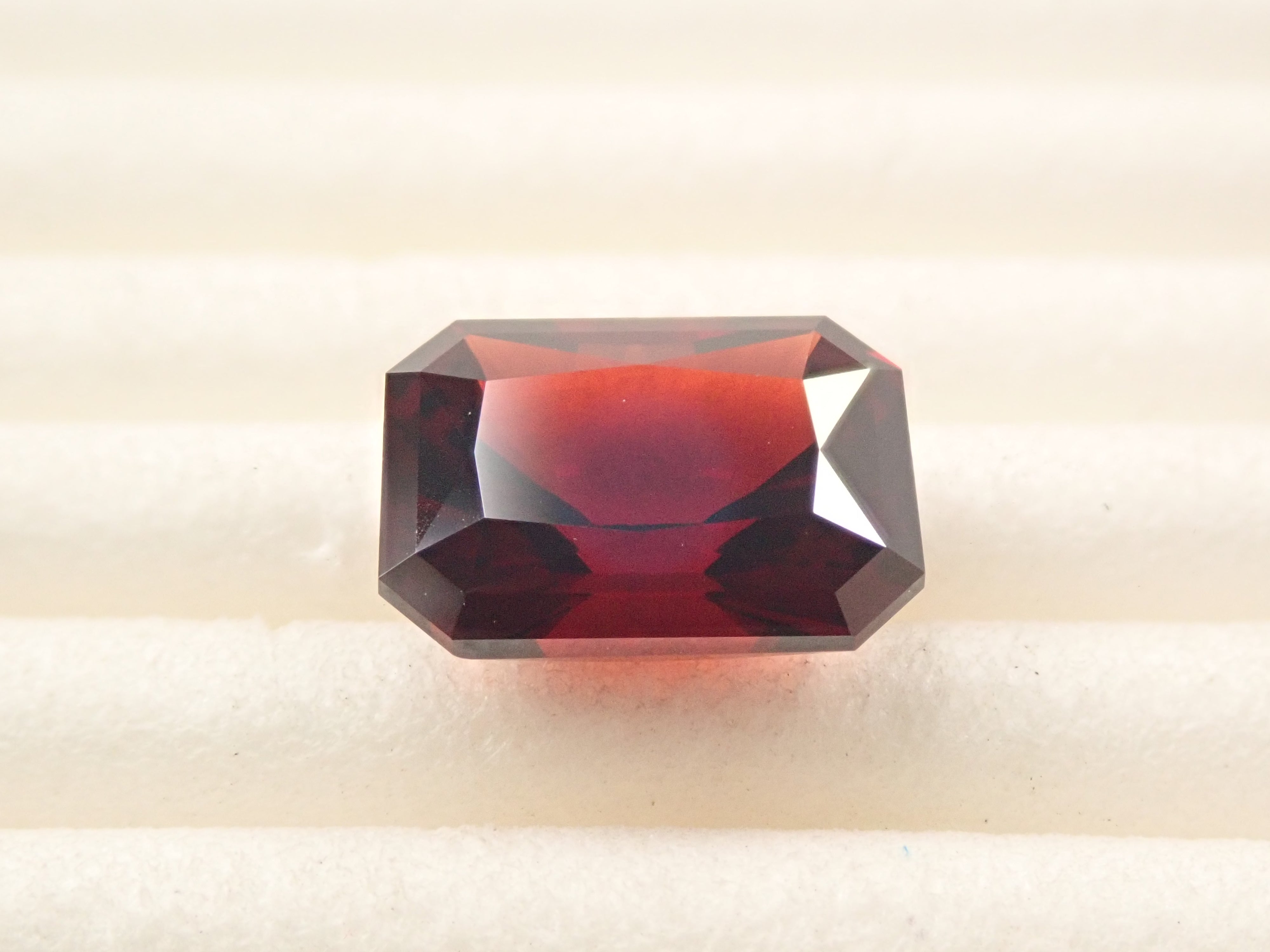 【11/29 22時販売】タンザニア産アルマンディンガーネット 2.697ctルース