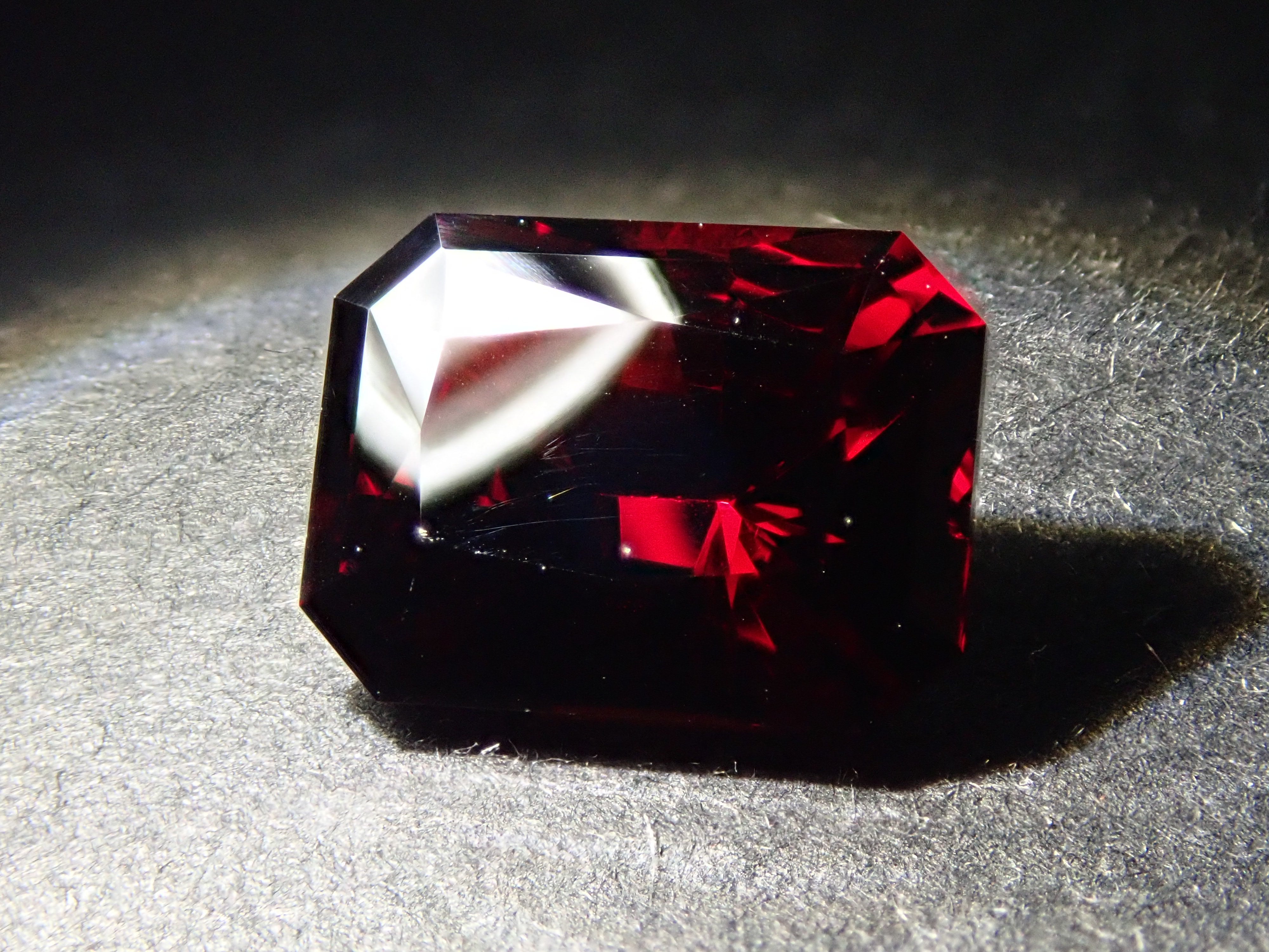 【11/29 22時販売】タンザニア産アルマンディンガーネット 2.697ctルース